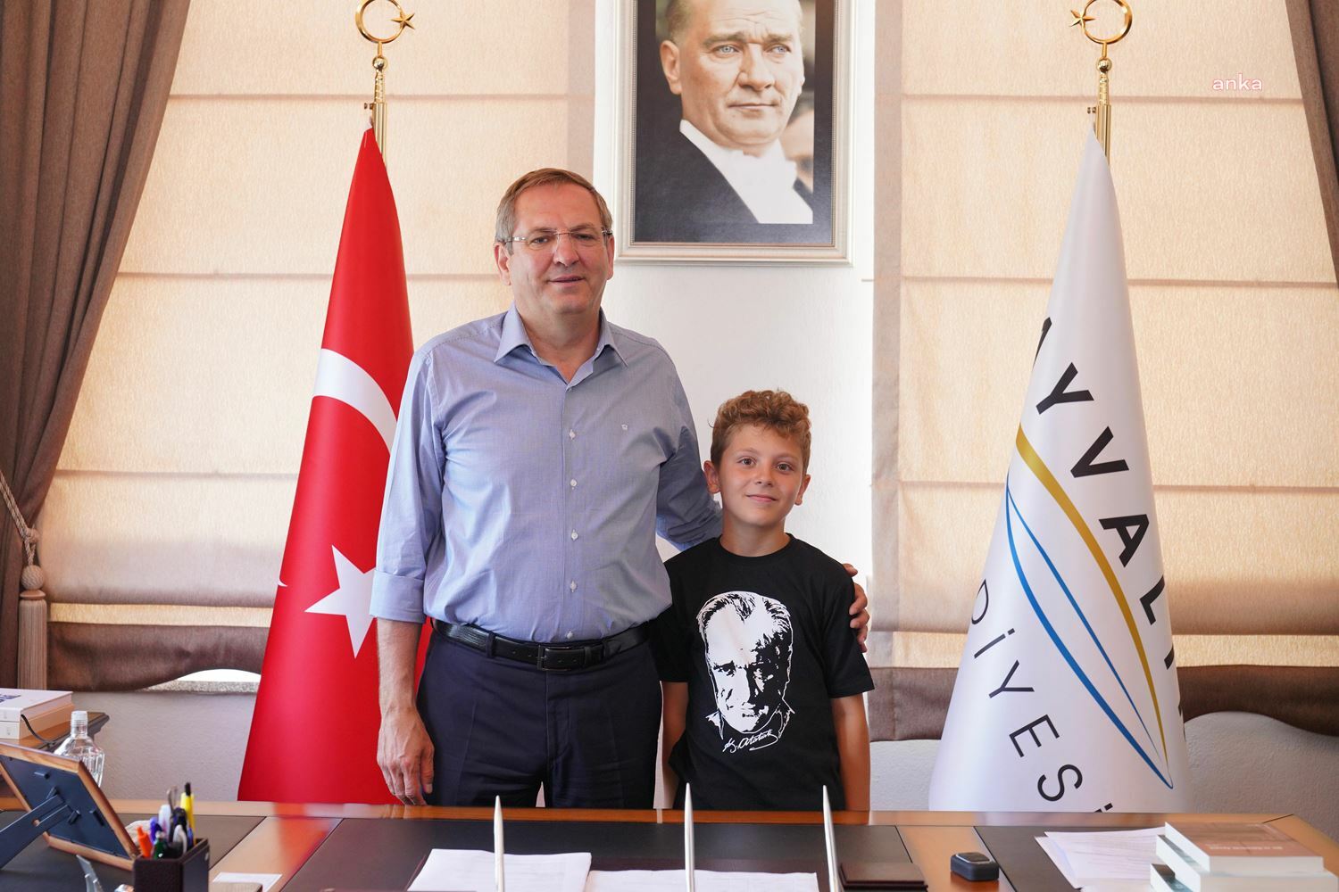 Ayvalık Belediye Başkanı Ergin, sınav birincisi Çınar Şenel'le buluştu
