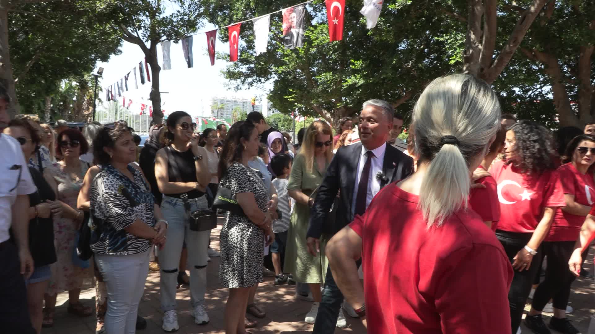 Muratpaşa’da “Üreten Eller” sergisi açıldı