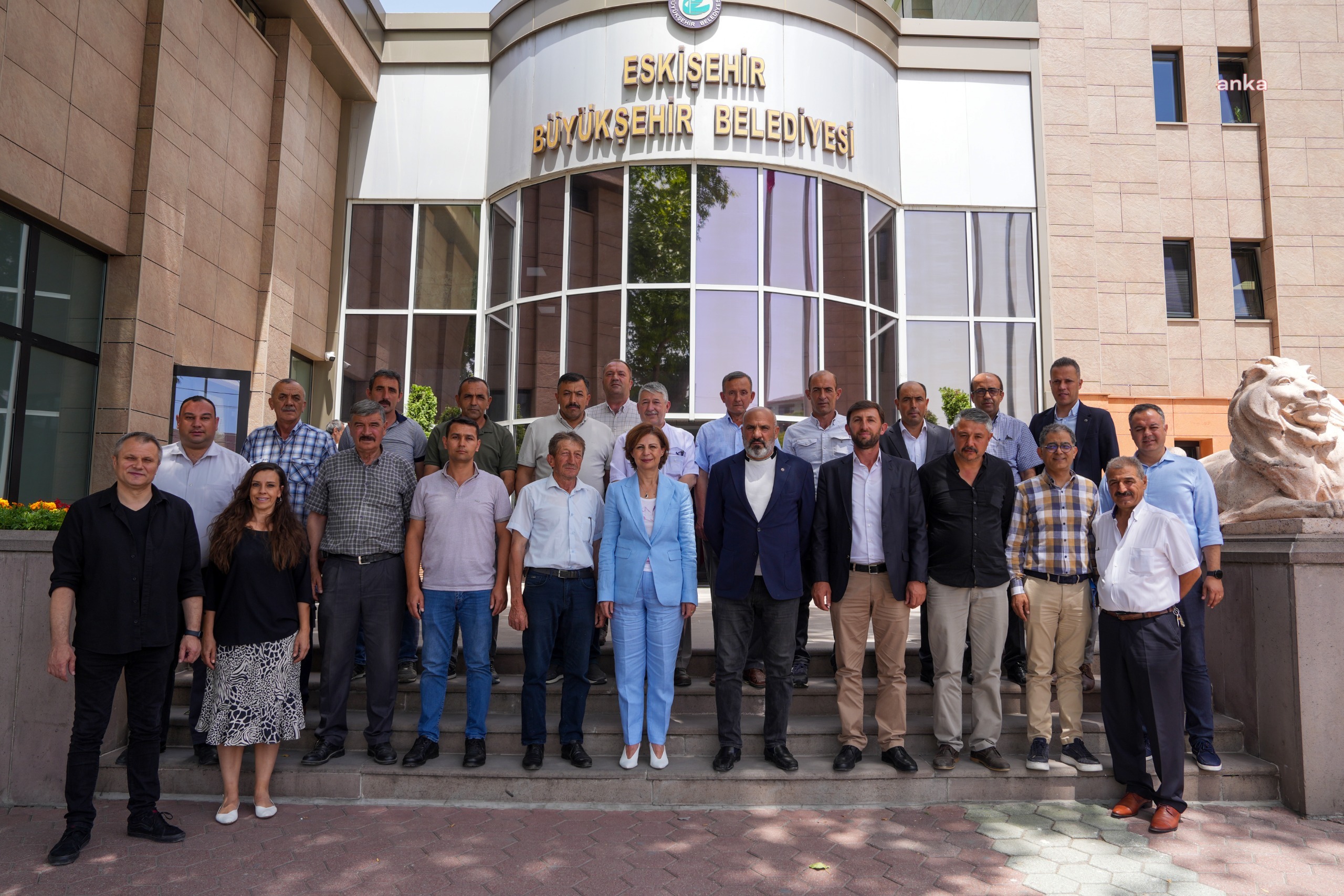 Eskişehir Büyükşehir Belediye Başkanı Ünlüce, muhtarların taleplerini dinledi
