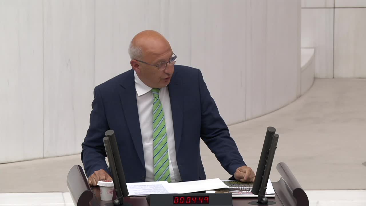 Utku Çakırözer: ''İlan yayınlama rayiç bedeli 5 katına çıkarılarak gazeteler ilan alamaz hale getirildi. Bu yapılanlar gazeteler için ölüm fermanıdır''
