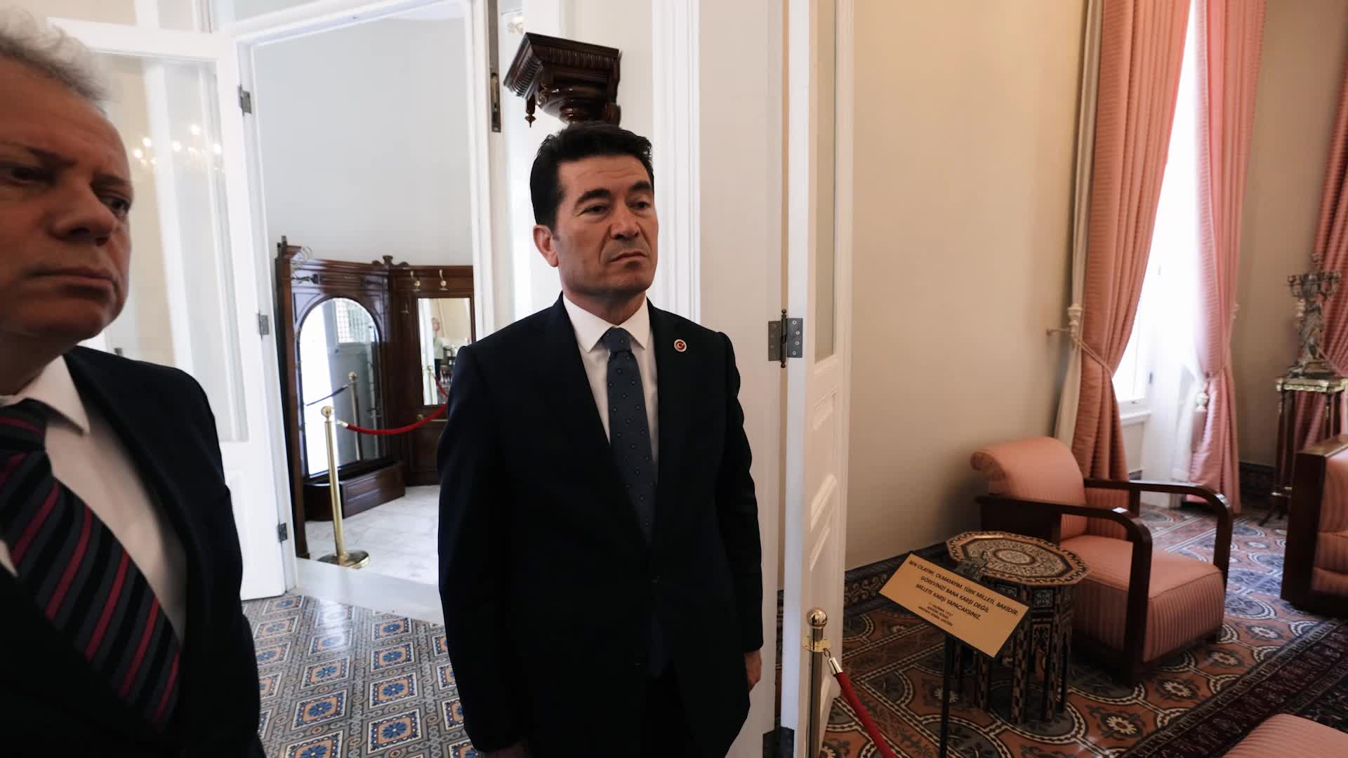 Ortahisar Belediye Başkanı Ahmet Kaya'dan Atatürk'ün vasiyetini anlatan sözün Atatürk Köşkü'nden kaldırılmasına tepki: "Büyük bir eksikliktir, skandaldır"