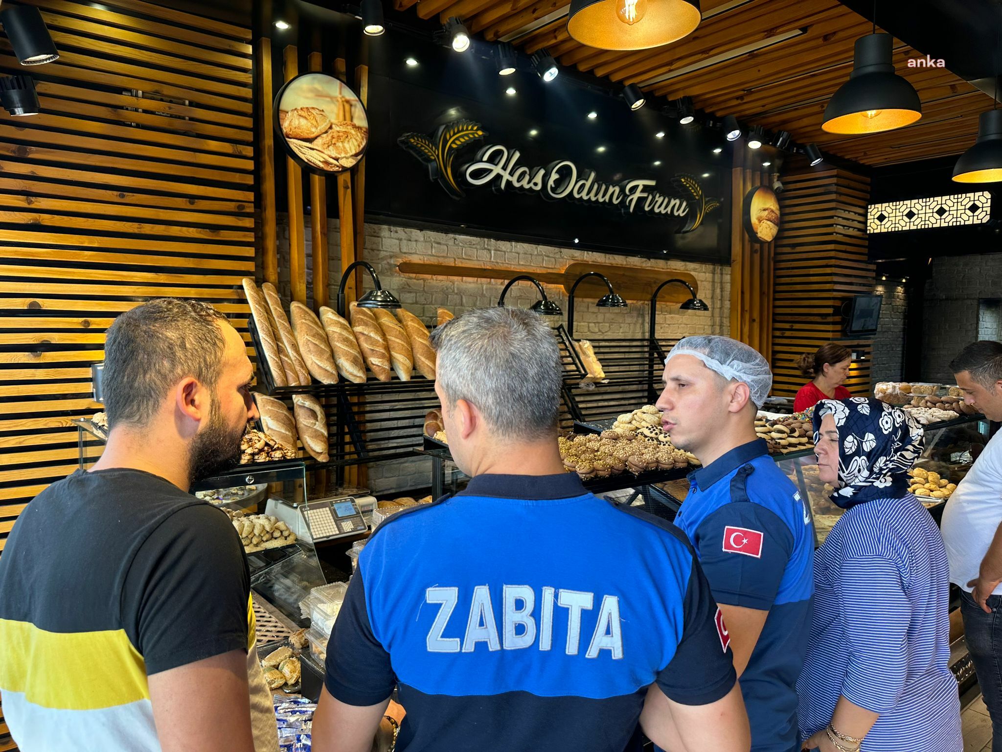 Bozüyük'te zabıta ekiplerinden ekmeklere gramaj kontrolü