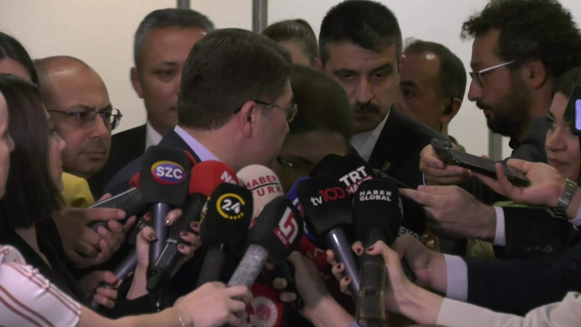 Bakan Yılmaz Tunç’tan, Ayşe Ateş-Cumhurbaşkanı Erdoğan görüşmesine ilişkin açıklama: “Cumhurbaşkanımız yargıya güvenmemiz gerektiğini söyledi”