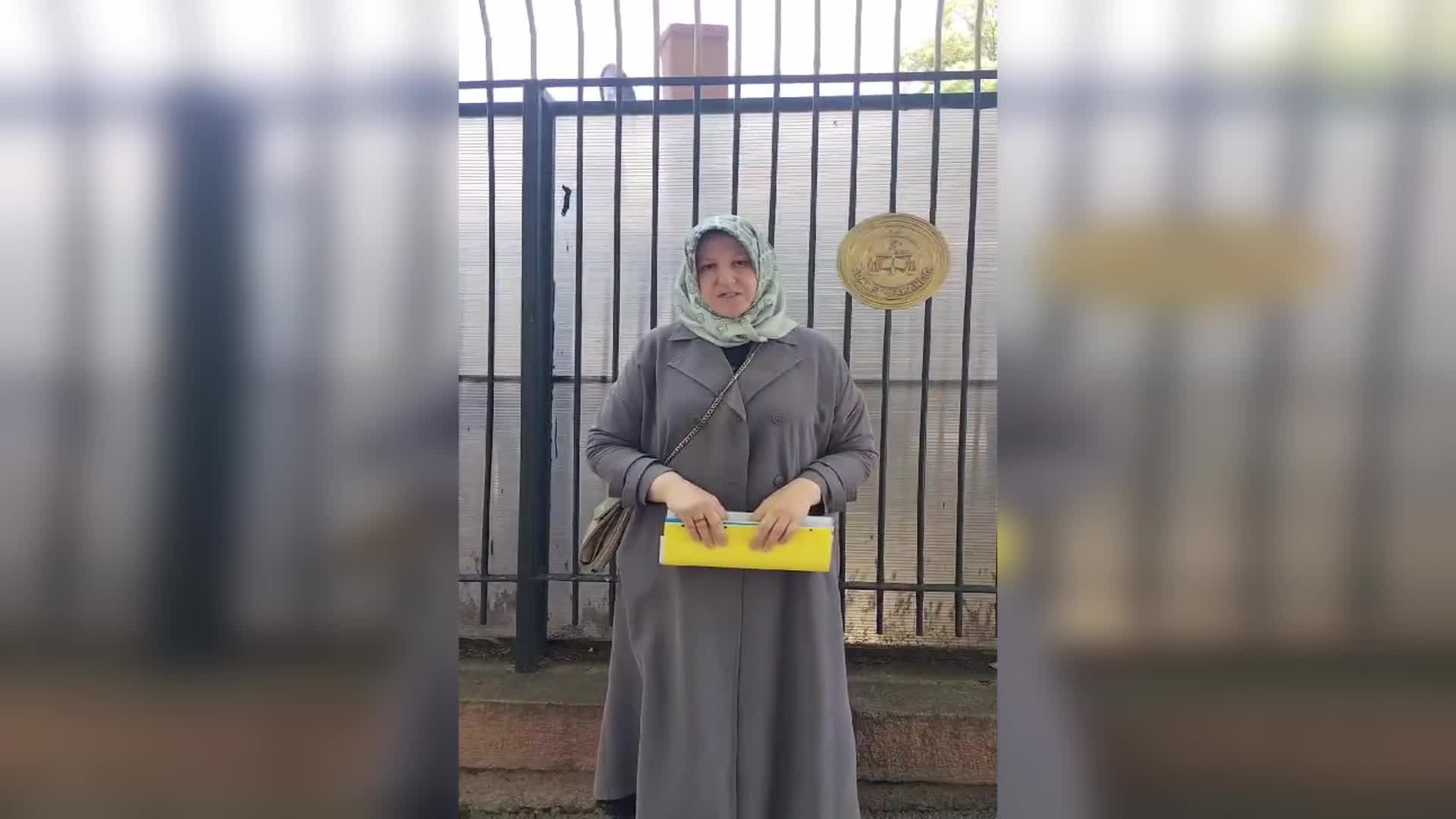 Kırklareli’nde kaldıkları bungalovlarda sele kapılarak yaşamını yitirenlerin aileleri Adalet Bakanlığı önünde... Aileler, mahkeme heyetinin değişmesini istedi