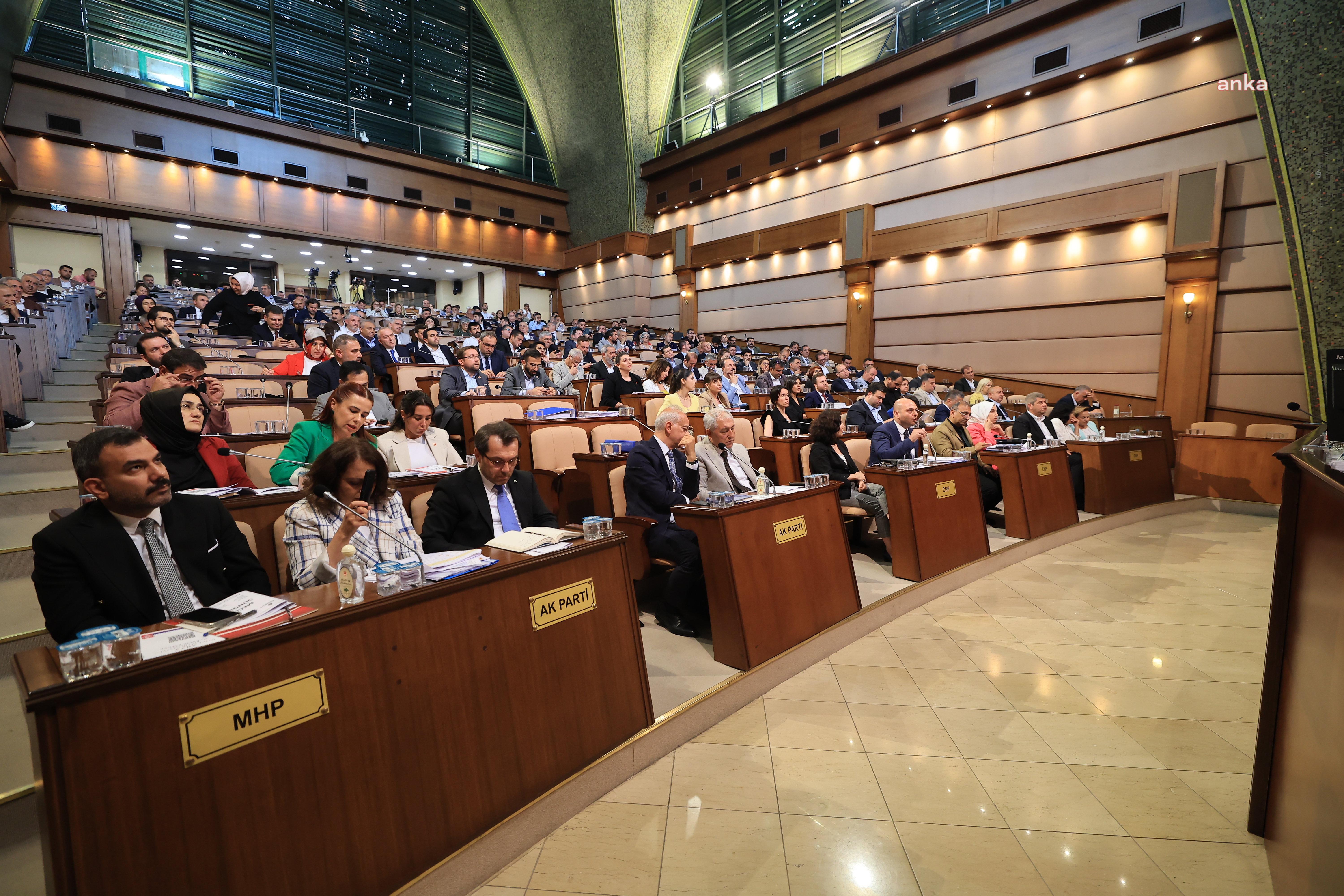 İBB Meclisi, THK tarafından düğün ve davetler için kullandığı tespit edilen Haliç kıyısındaki alanların tahsisini iptal etti