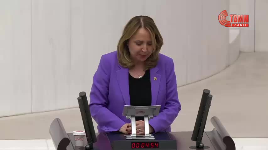 Semra Dinçer: "Askerî hastaneleri derhâl yeniden açın. Ordumuzu da siyasallaştırmaktan vazgeçin"