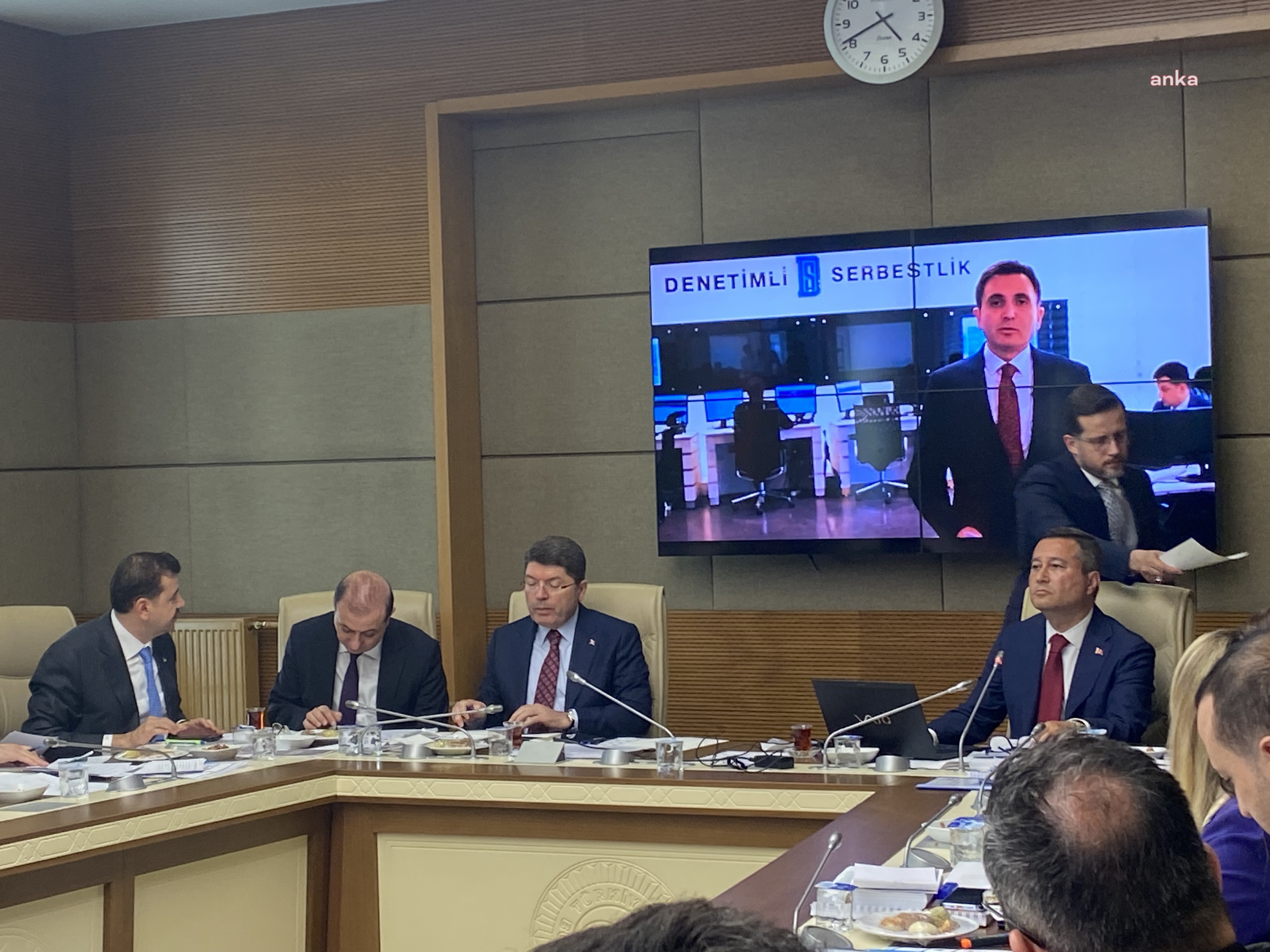 Adalet Bakanı Tunç: "İmrali cezaevinde tecrit söz konusu değildir. İmralı'daki hükümlü, terörist elebaşıdır"