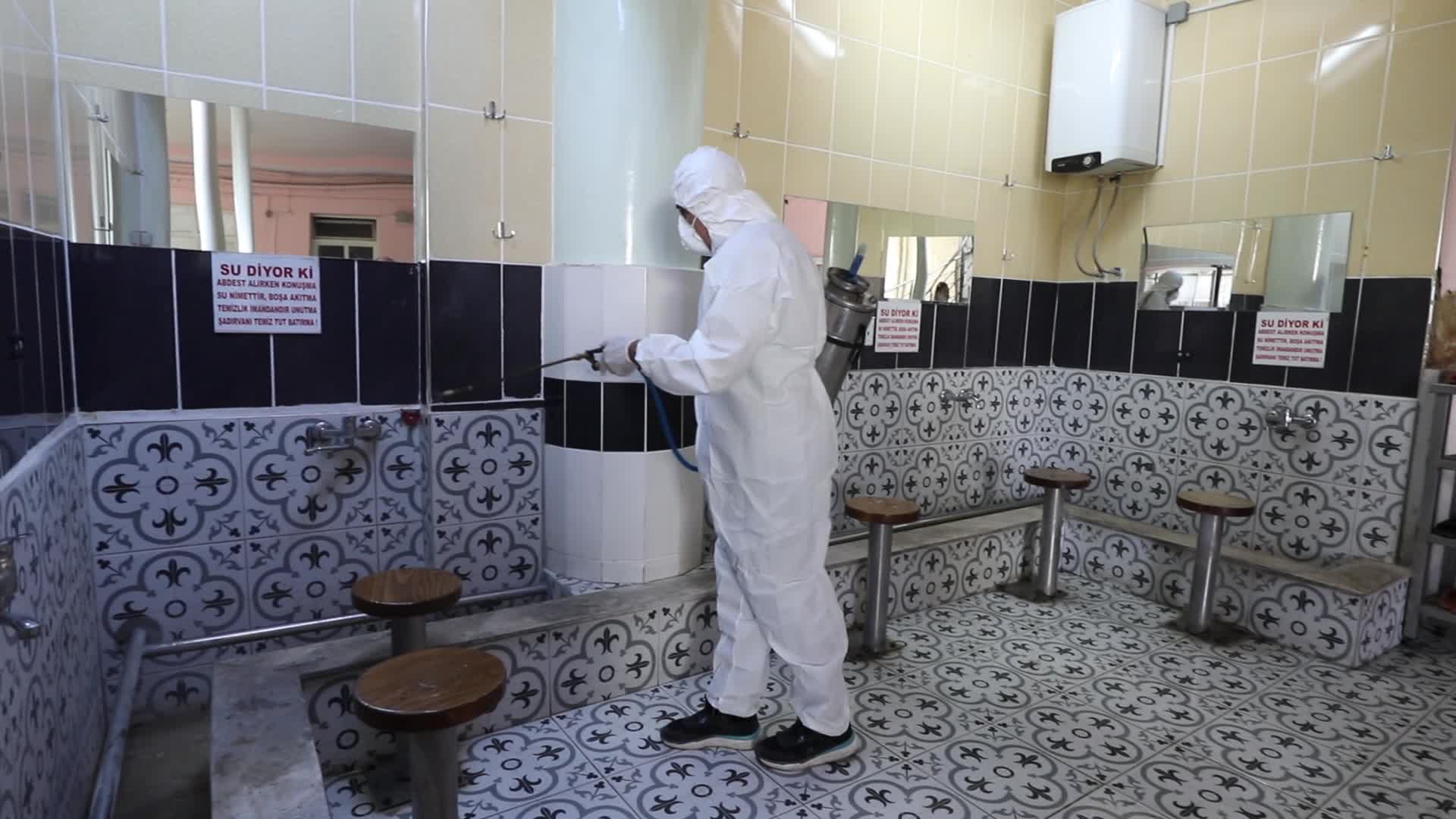 Karşıyaka Belediyesi ekiplerinden bayram mesaisi