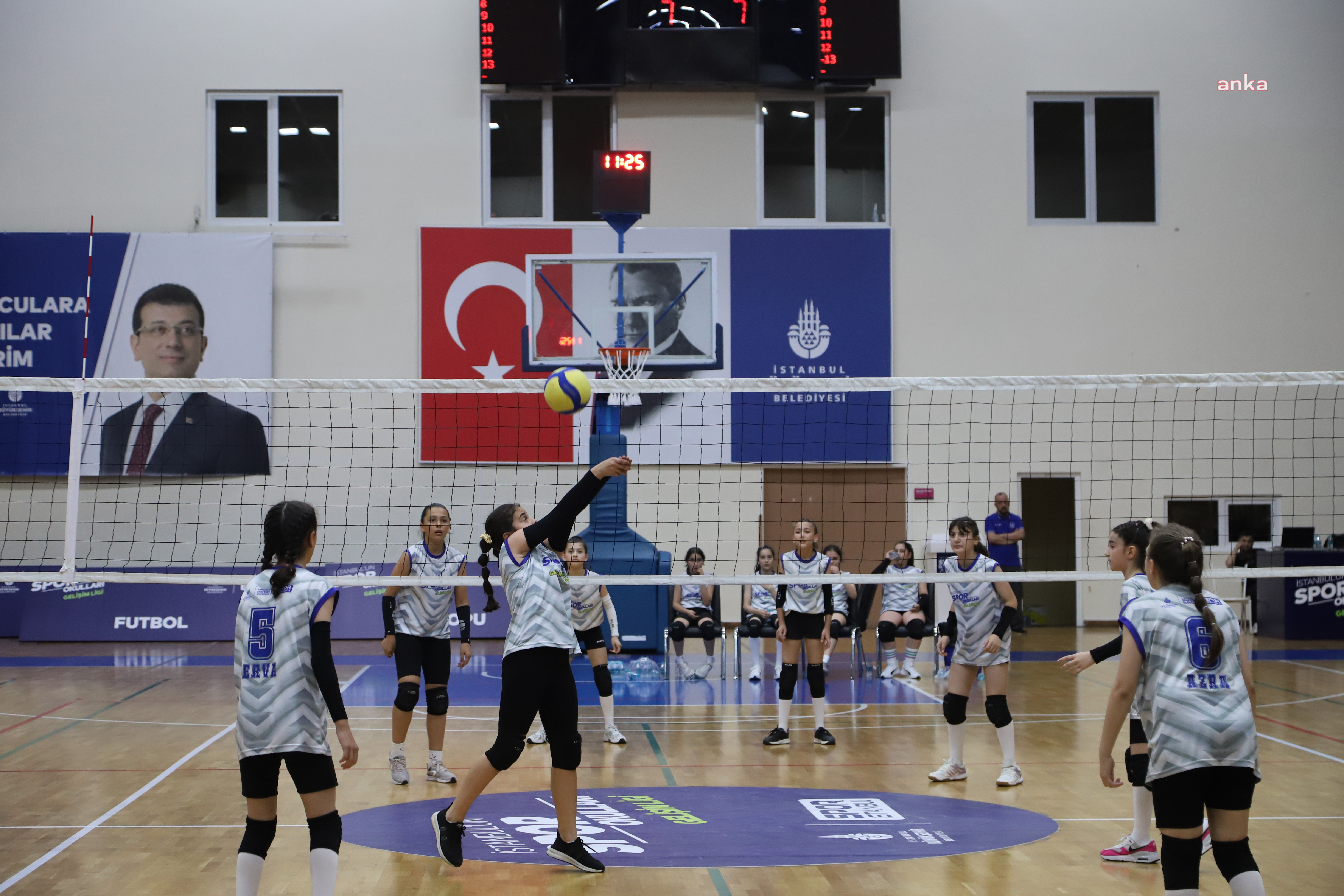 Spor İstanbul’dan kulüplere 33 sporcu daha
