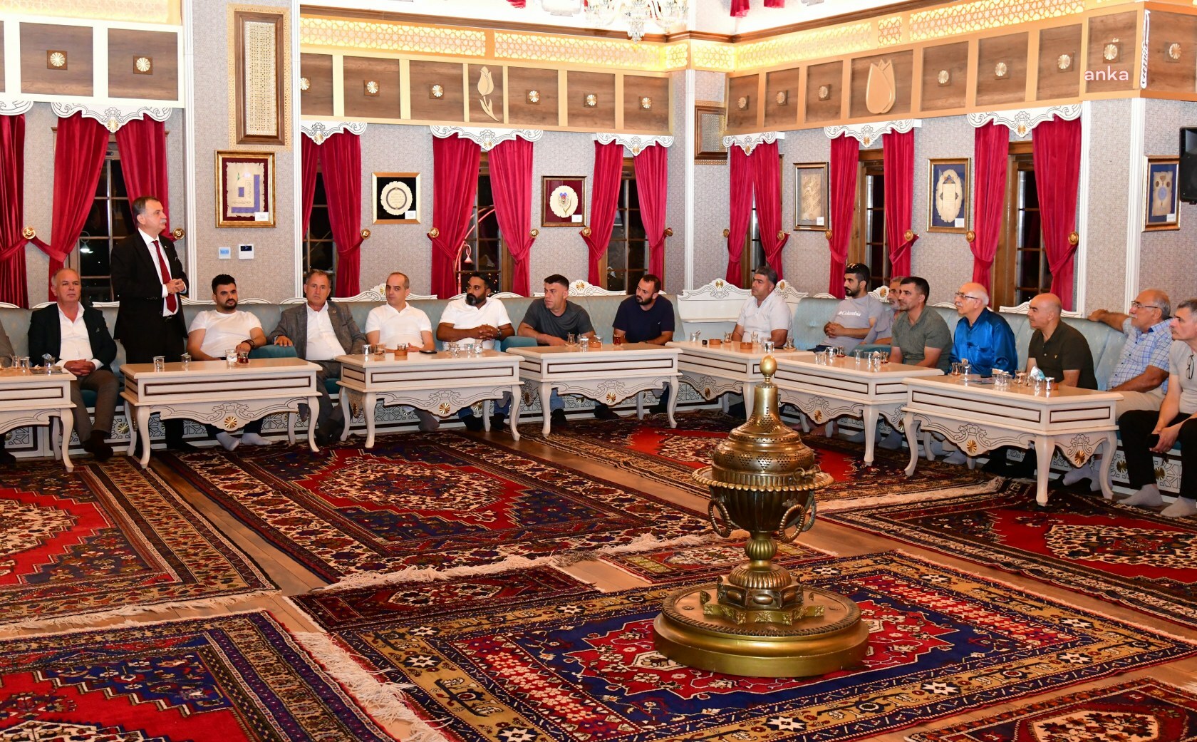 Yunusemre Belediye Başkanı Balaban pazar esnafını dinledi