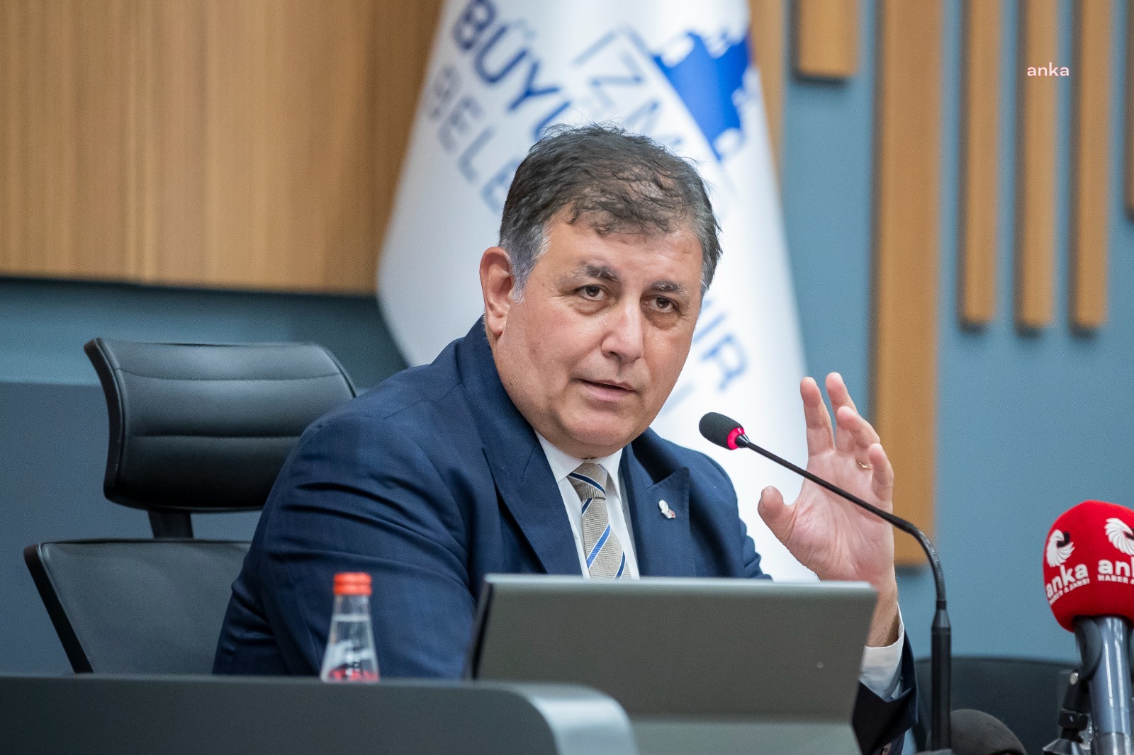 İzmir Büyükşehir Belediye Başkanı Tugay: "Vazgeçmek yok İzmirli 90 dakika hakkını istiyor"