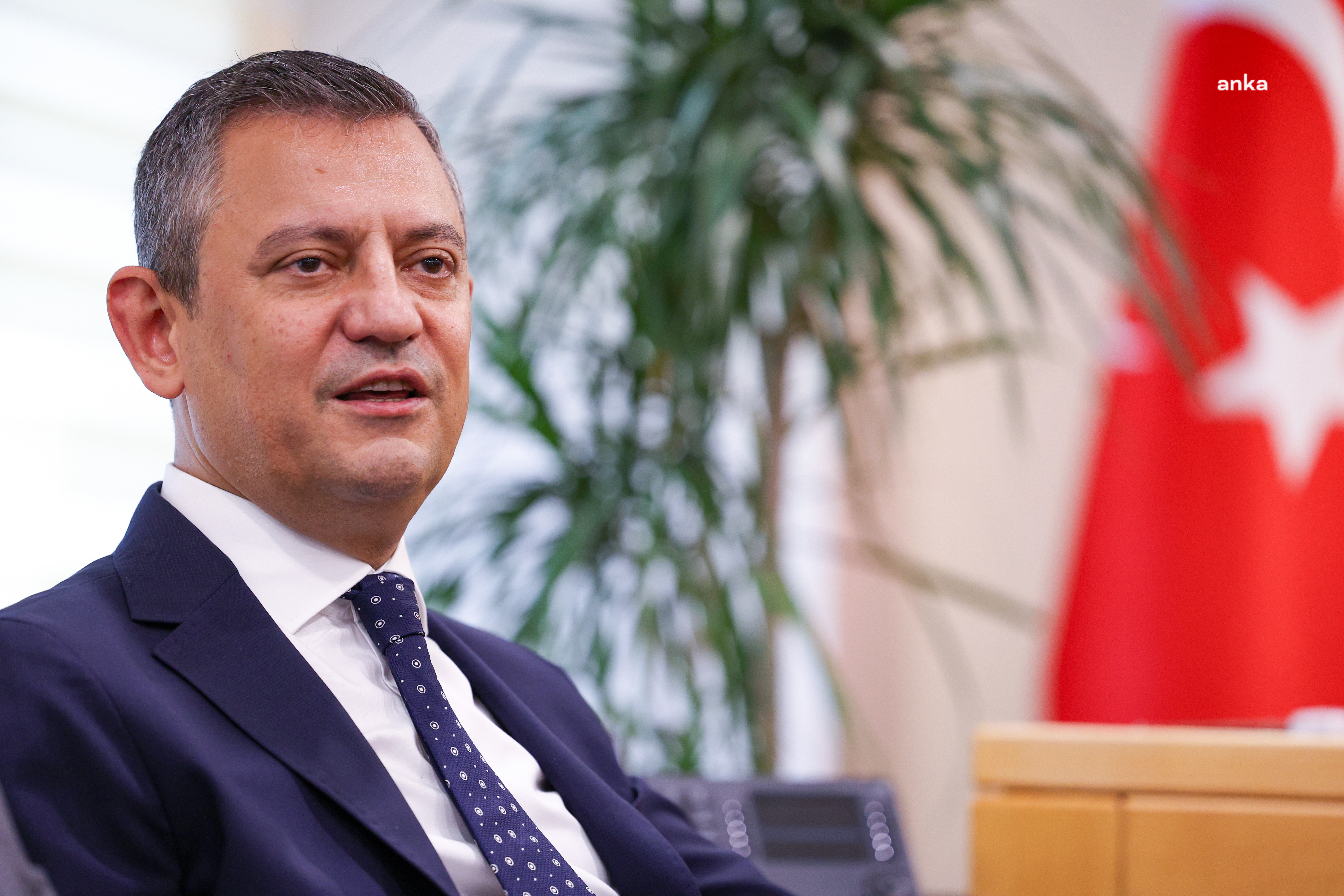 Özgür Özel: "Tüm babaların Babalar Günü'nü kutluyorum"