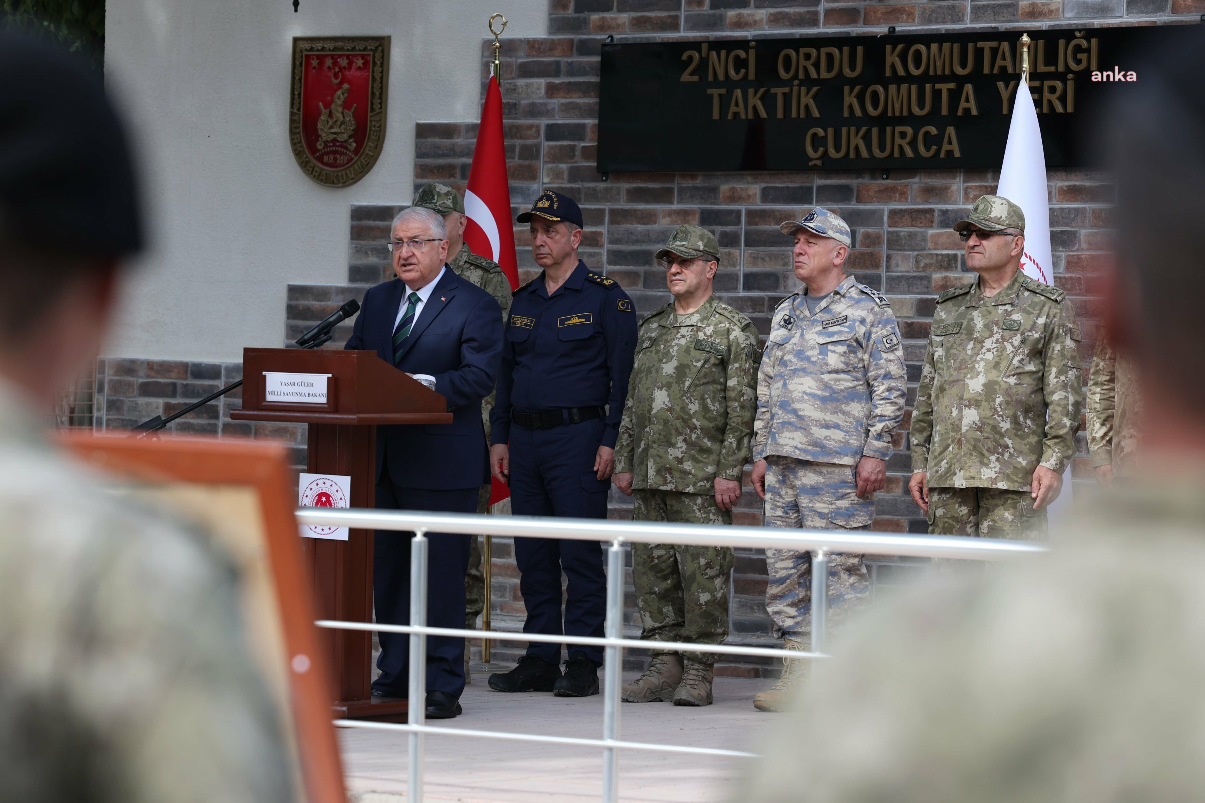 Bakan Yaşar Güler, Mehmetçik'le bayramlaştı