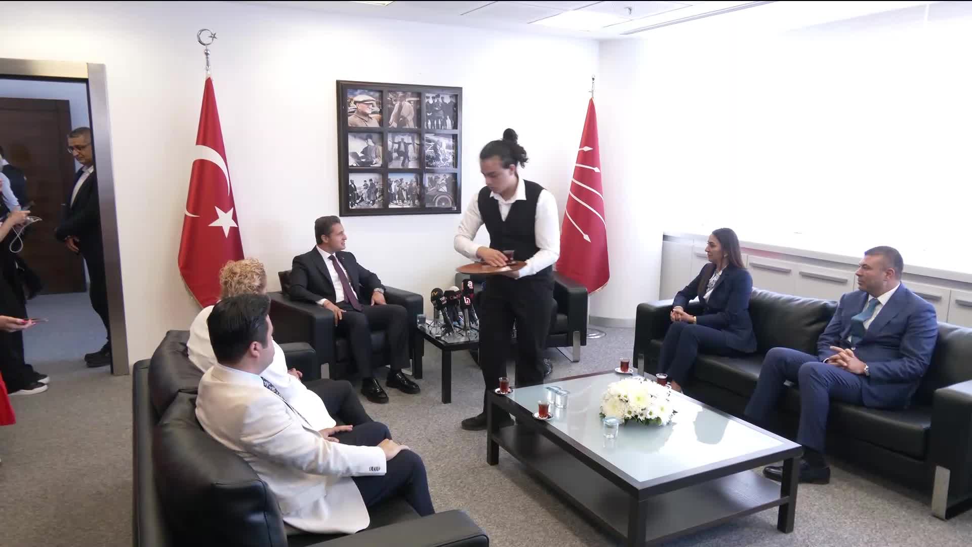 MHP'den CHP'ye bayram ziyareti... MHP'li Durmaz: "Gündelik siyasetin içerisinde zaman zaman ayrı da düşünebiliriz"