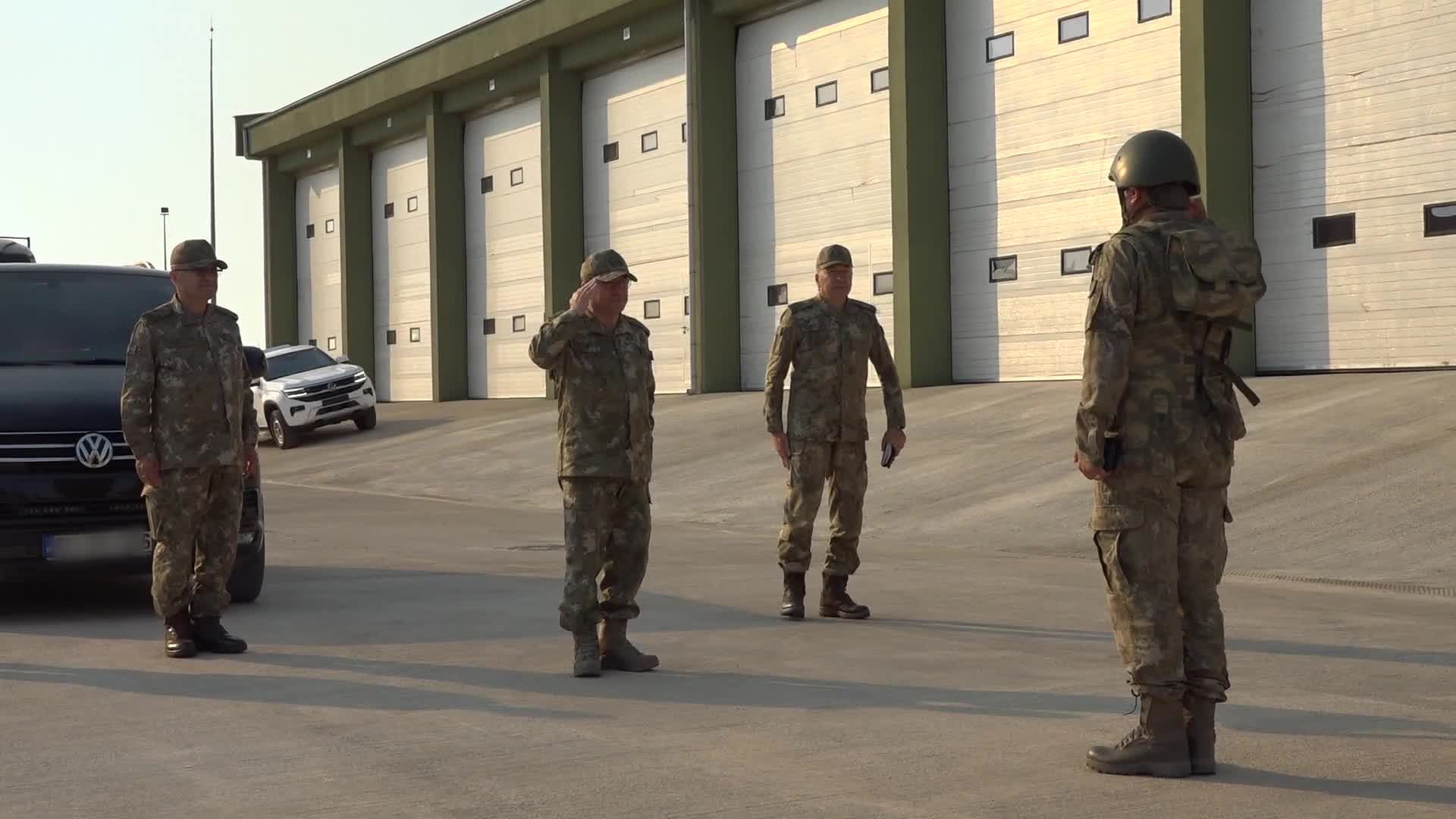Kara Kuvvetleri Komutanı Orgeneral Selçuk Bayraktaroğlu Kilis'te askerlerin bayramını kutladı