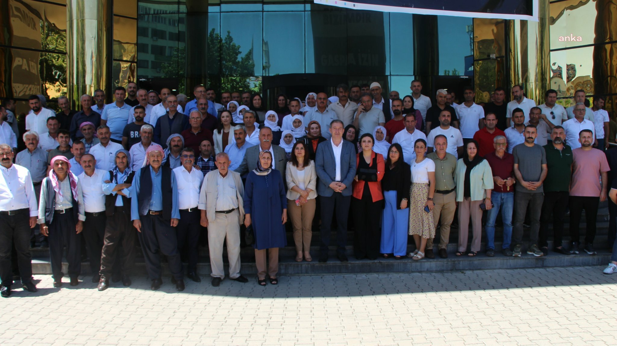 DEM Parti Eş Genel Başkanı Bakırhan: “Kayyum atamak için yalan söylediler”