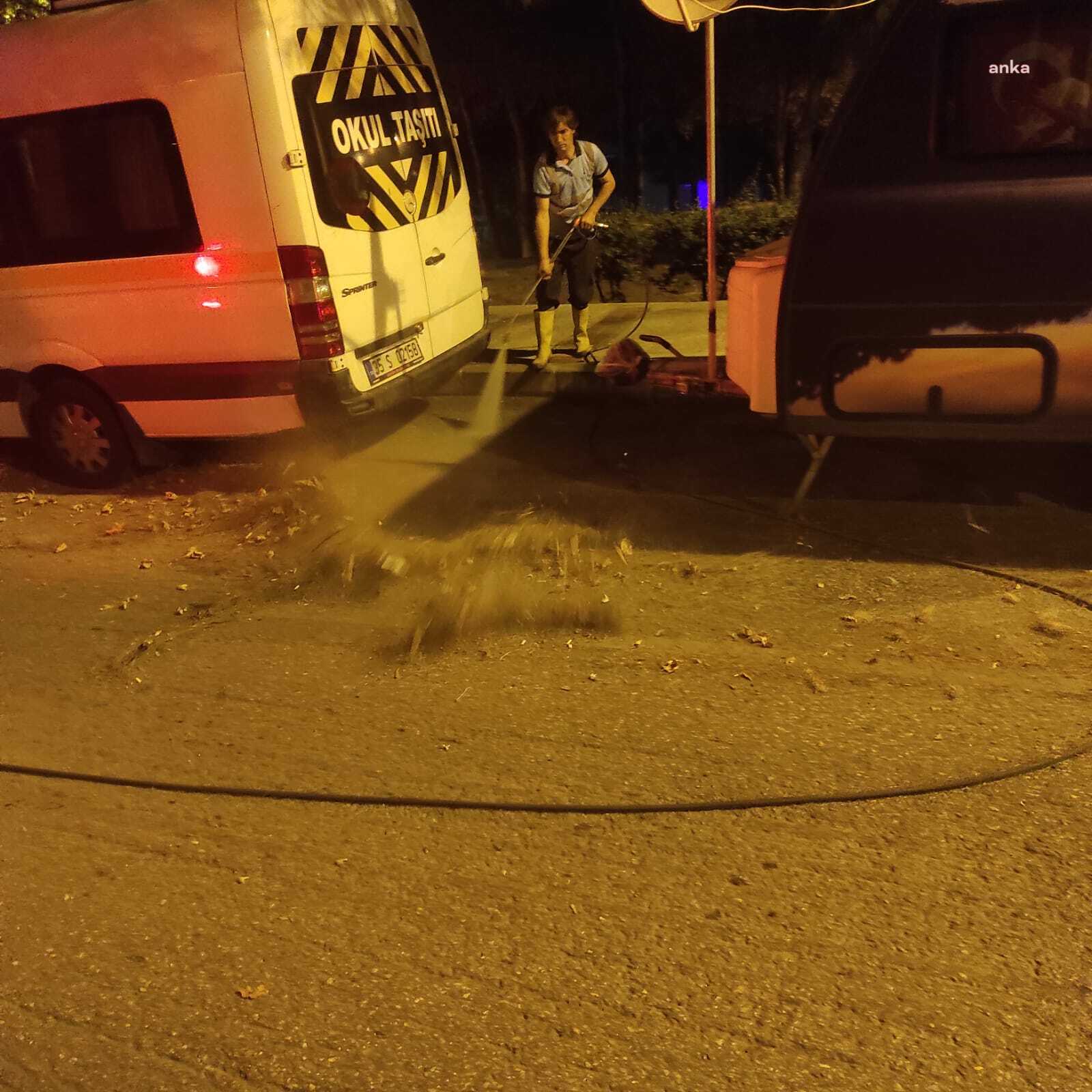 Karabağlar’da 24 saat temizlik mesaisi