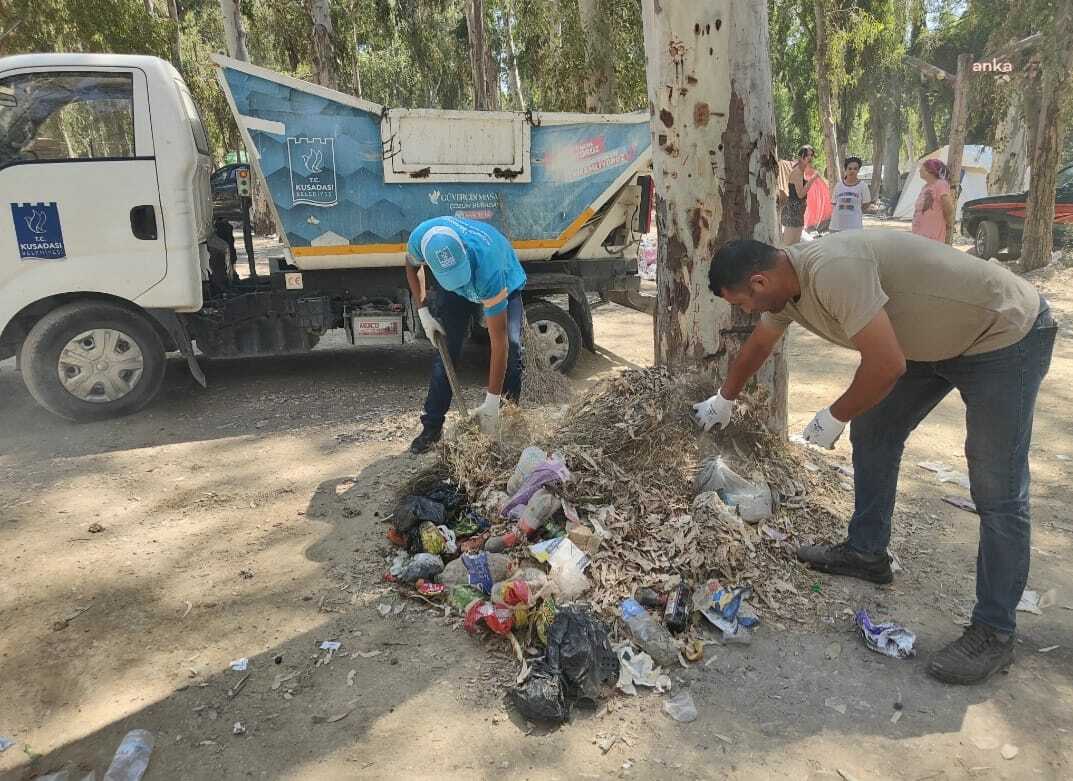 Kuşadası'nda bayram tatilinin ilk 5 gününde 1654 ton çöp toplandı