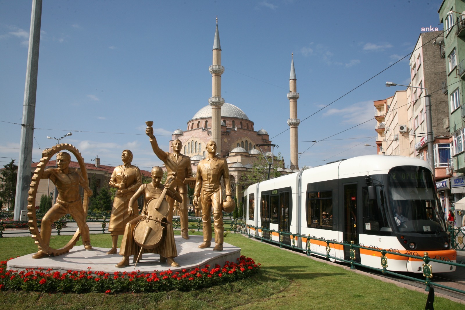 Eskişehir'de tramvay seferlerine yaz düzenlemesi