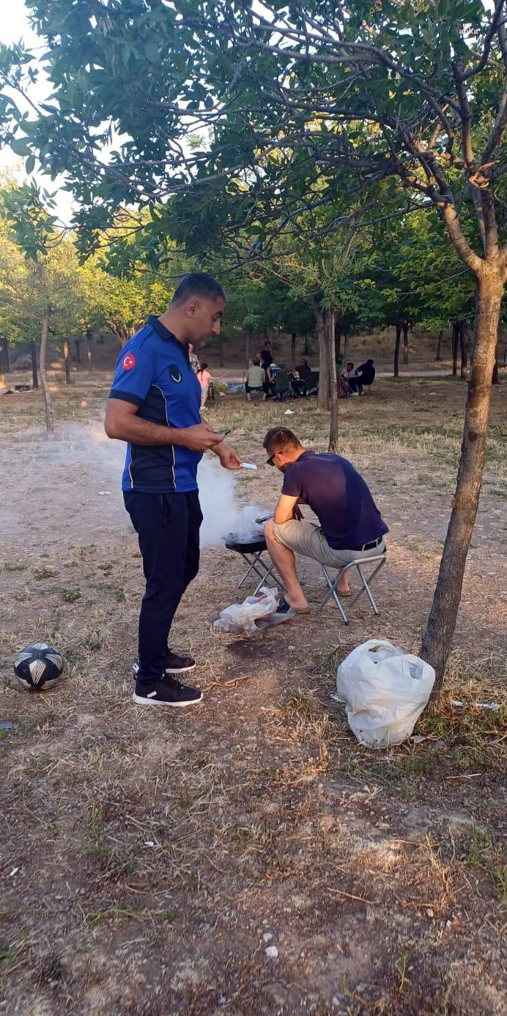 İzmir Büyükşehir Belediyesi zabıta ekiplerinden bayram denetimi