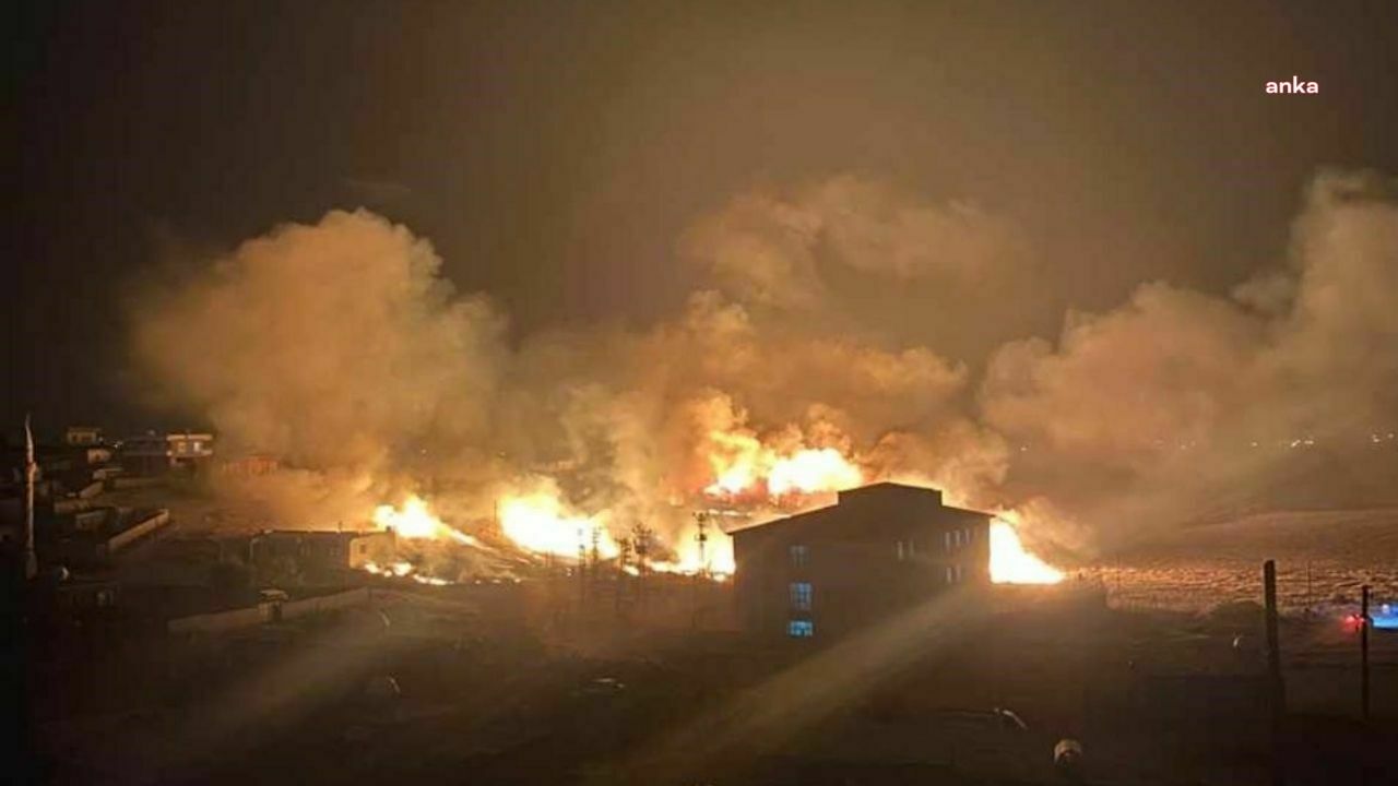 Diyarbakır ve Mardin'deki yangınla ilgili Yerlikaya ve Koca'dan açıklama: 5 kişi öldü, 10'u ağır 44 kişi yangından etkilendi