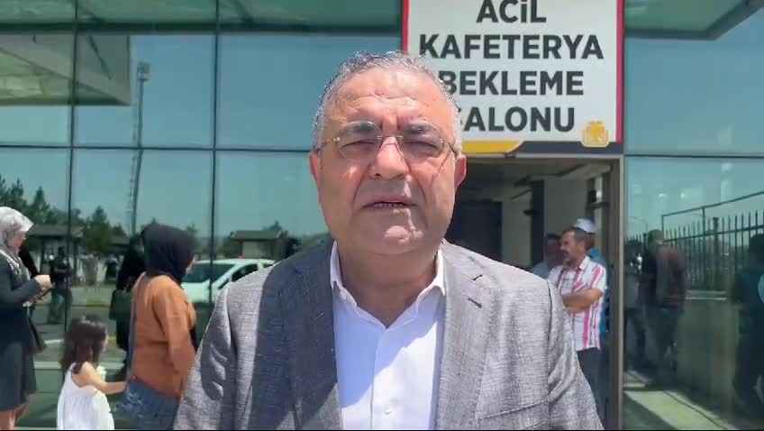 Sezgin Tanrıkulu, yangında yaralananları ziyaret etti: "Sorumlular ortaya çıkarılmalı, zarar gören köylülere gereken destek verilmeli"
