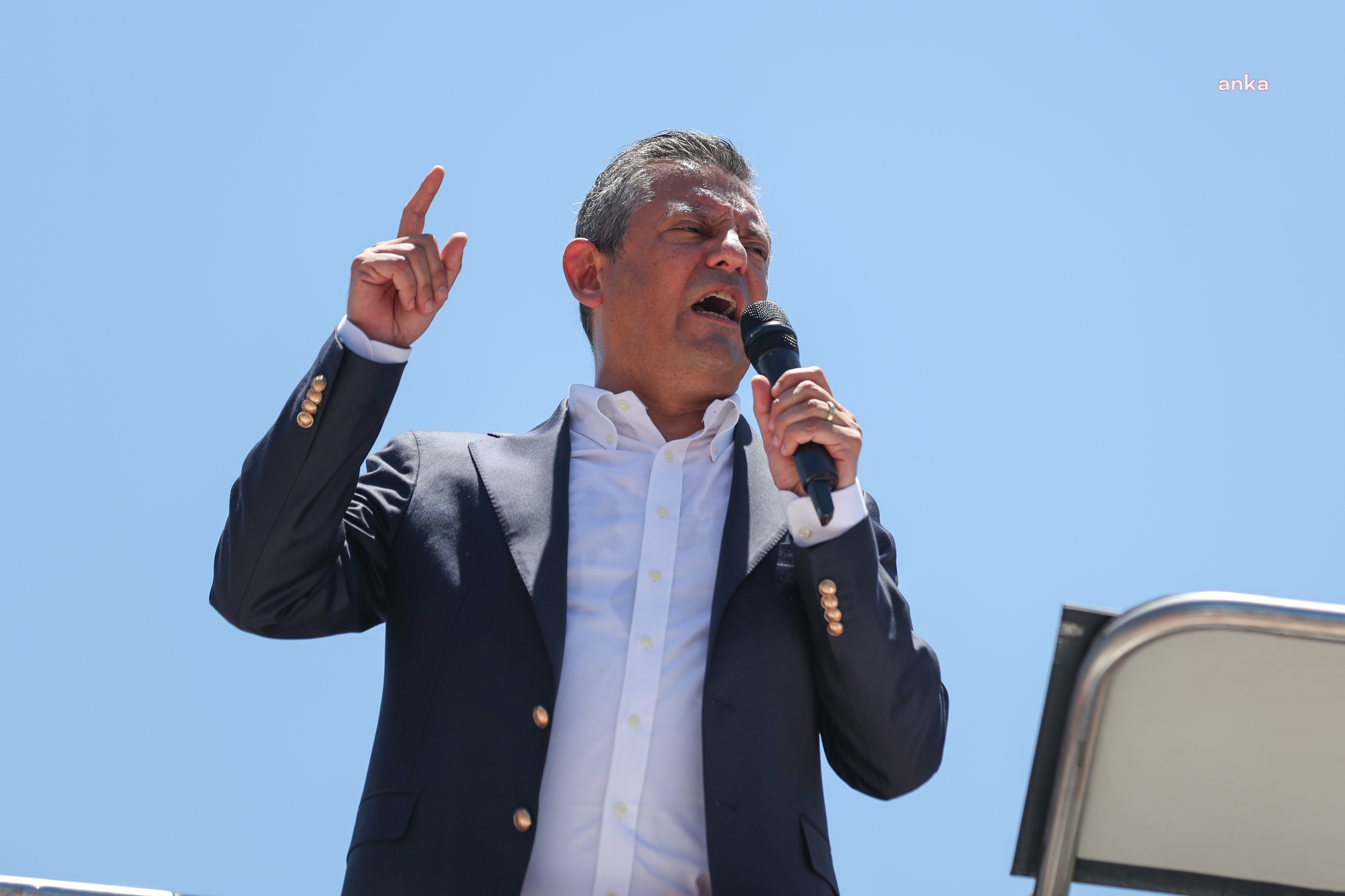 Özgür Özel, Malatya Yazıhan'da: “Türkiye’nin en büyük direnişini kira yardımı için başlatacağım. Sana depremzeyi ezdirmeyiz"”
