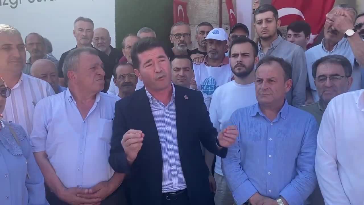 Ortahisar Belediye Başkanı Kaya, Atatürk resmine yapılan saldırıya tepki gösterdi: "Saldırıyı lanetliyorum"