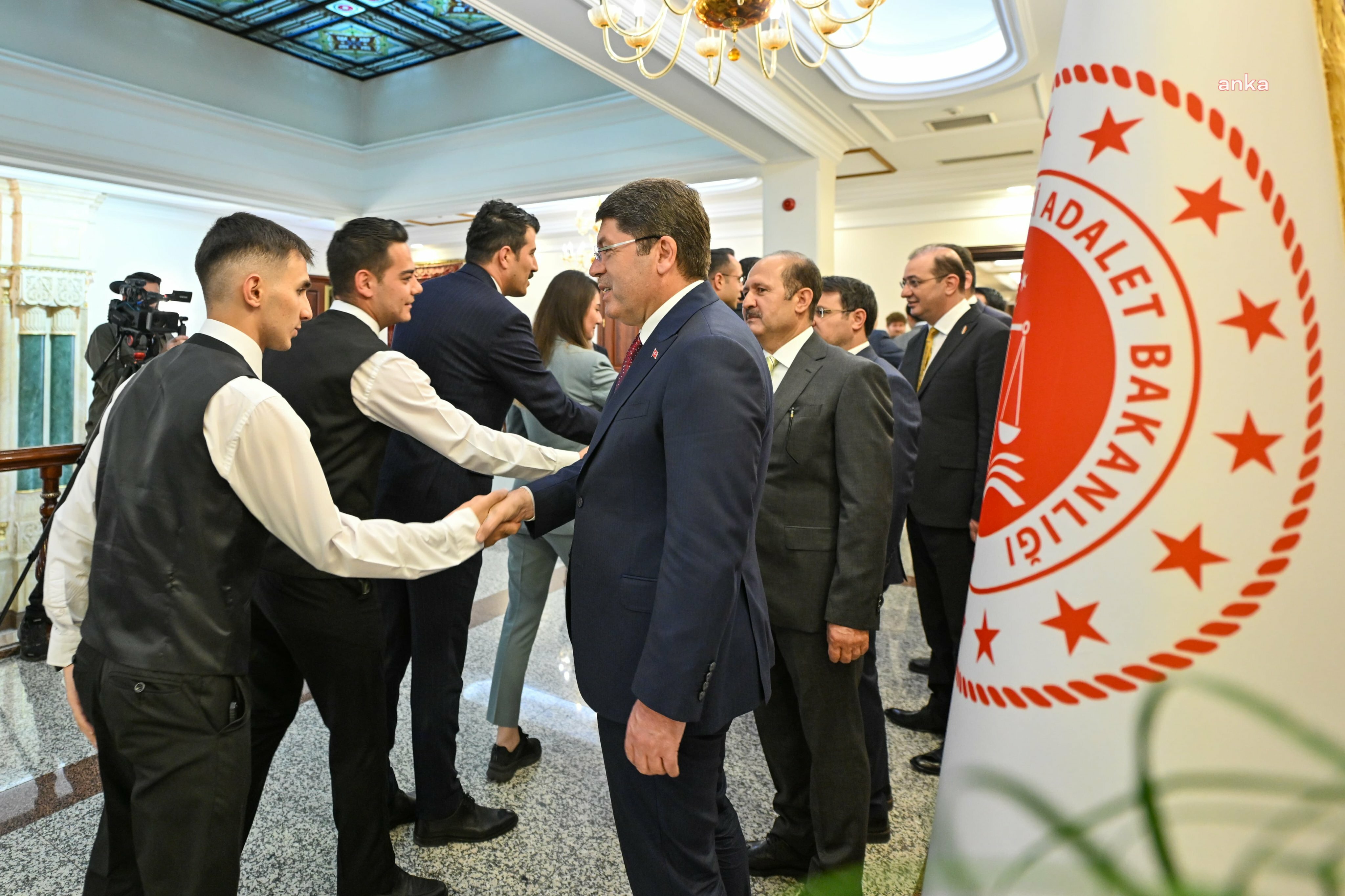 Bakan Tunç, Bakanlık çalışanlarıyla bayramlaştı