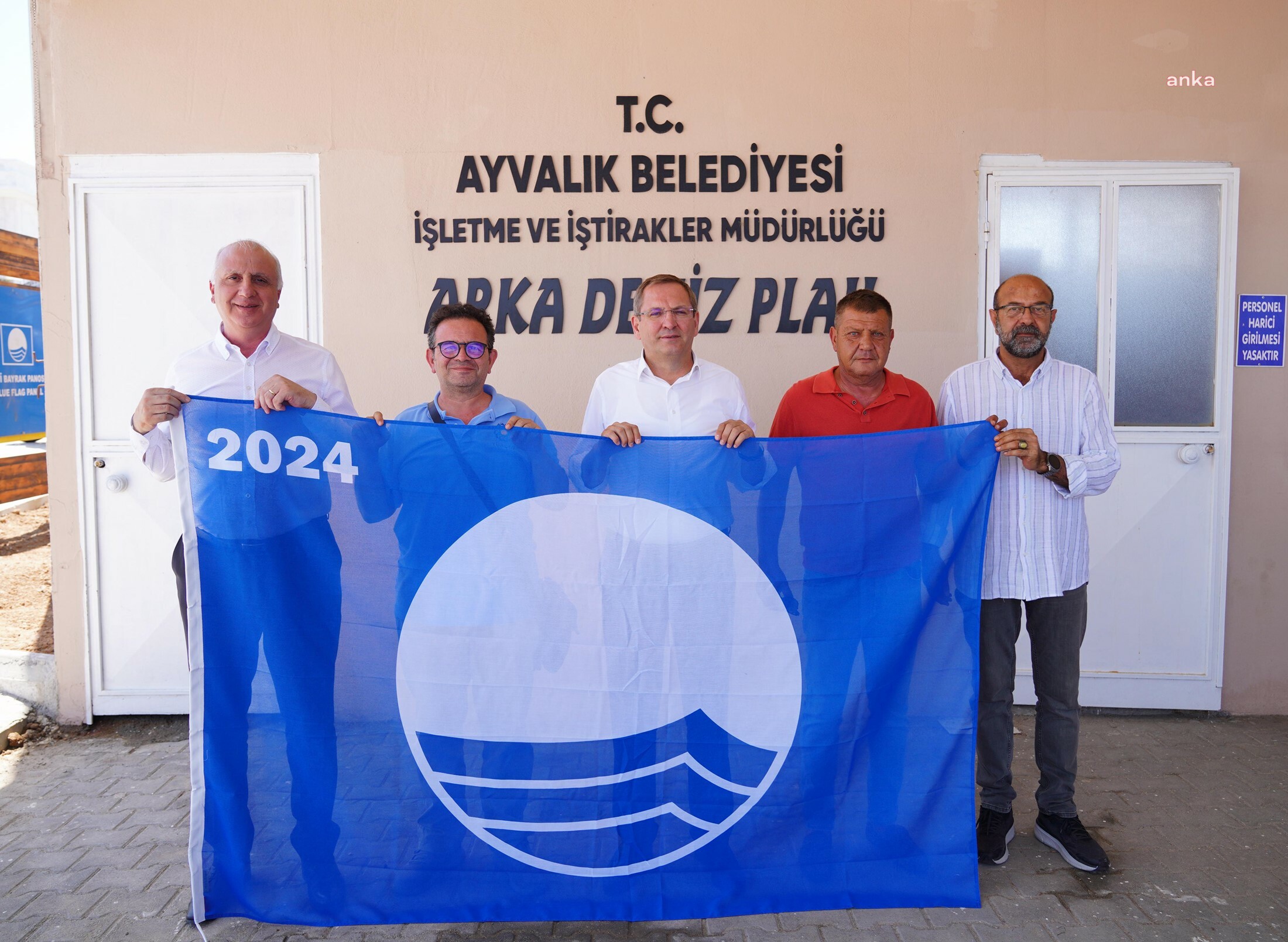 Ayvalık Belediyesi'nin kazandığı Mavi Bayraklar için tören düzenlendi