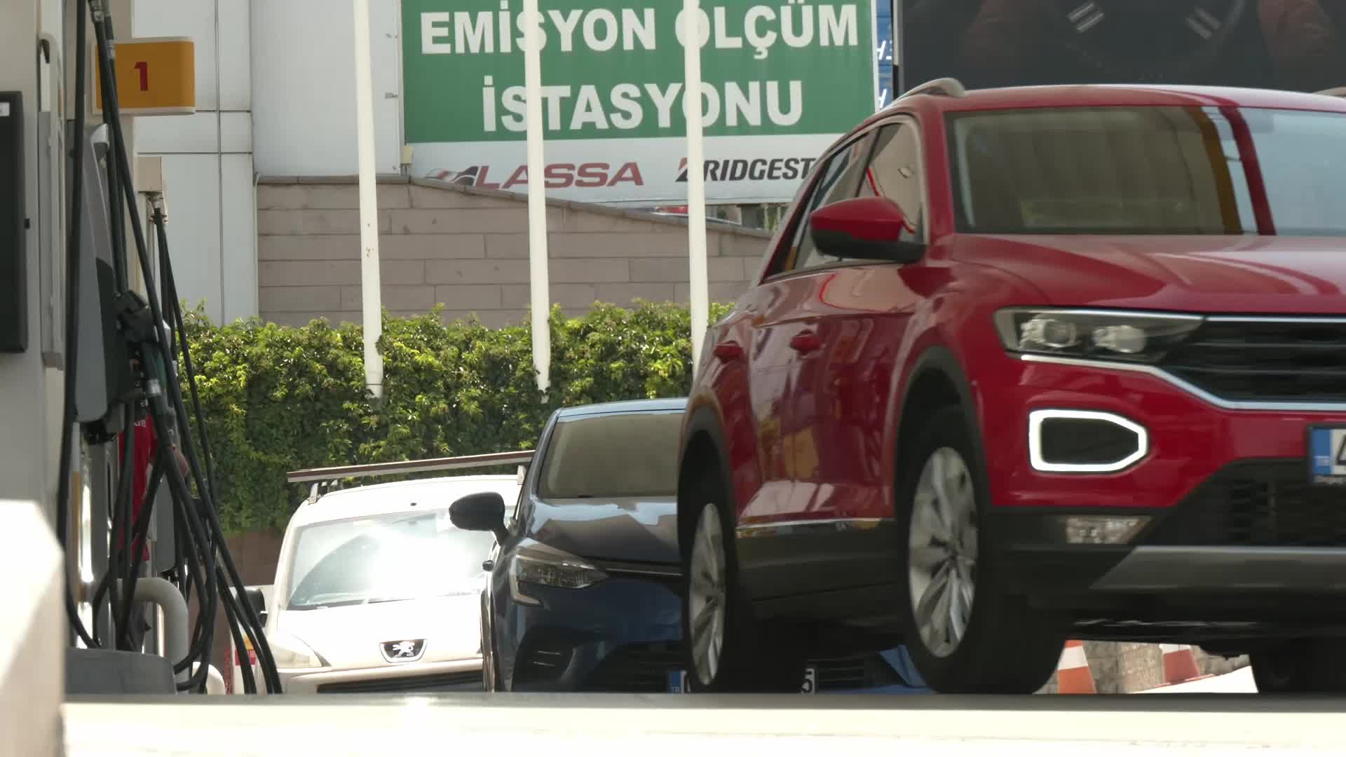 Ankaralı yurttaşlar akaryakıt zammına tepki gösterdi: "Hiç memnun değiliz, devletin bir an önce çözüm bulması lazım"