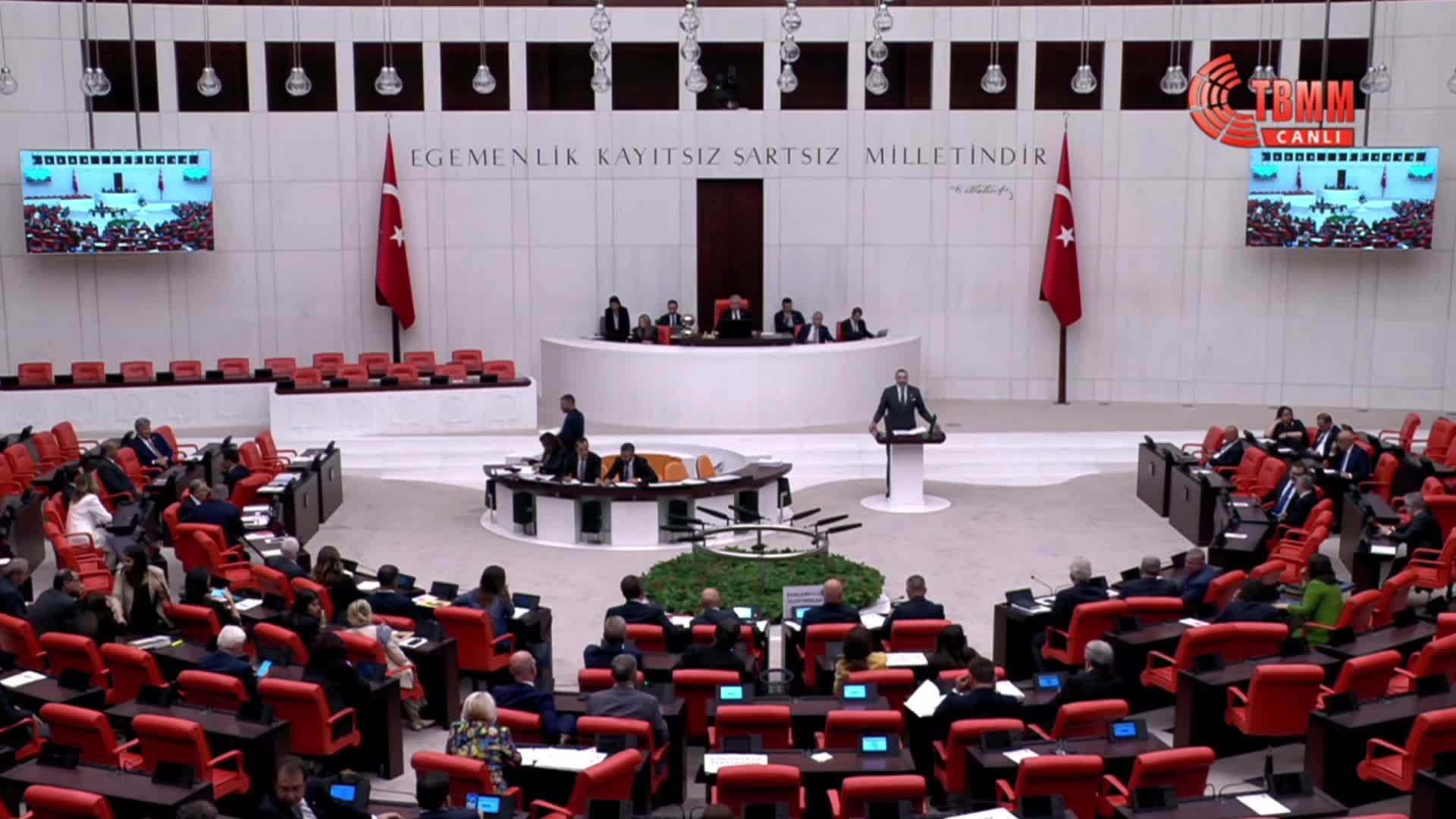 TBMM Genel Kurulu... DEM Partili Kamaç: "İnsanlar orada yangında can verirken Sayın Vali DEDAŞ'ı yangından kurtarıyor"