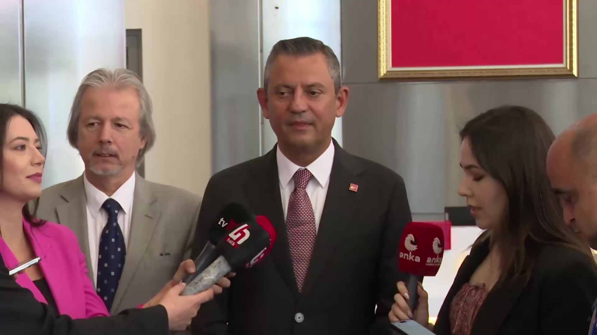 Özgür Özel: “Muhalefeti belli bir şekle sokmak için normalleşme tanımı yapmak, olsa olsa ittifak ortağının gönlünü yapmaya yönelik kurulmuş bir cümledir”