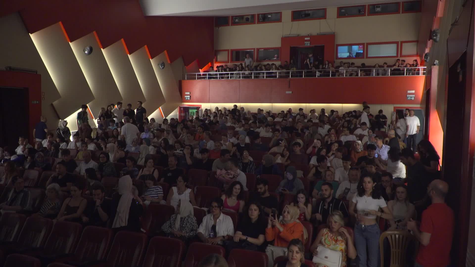 Osmangazi’de “Bir Yaz Gecesi Rüyası” sahnelendi