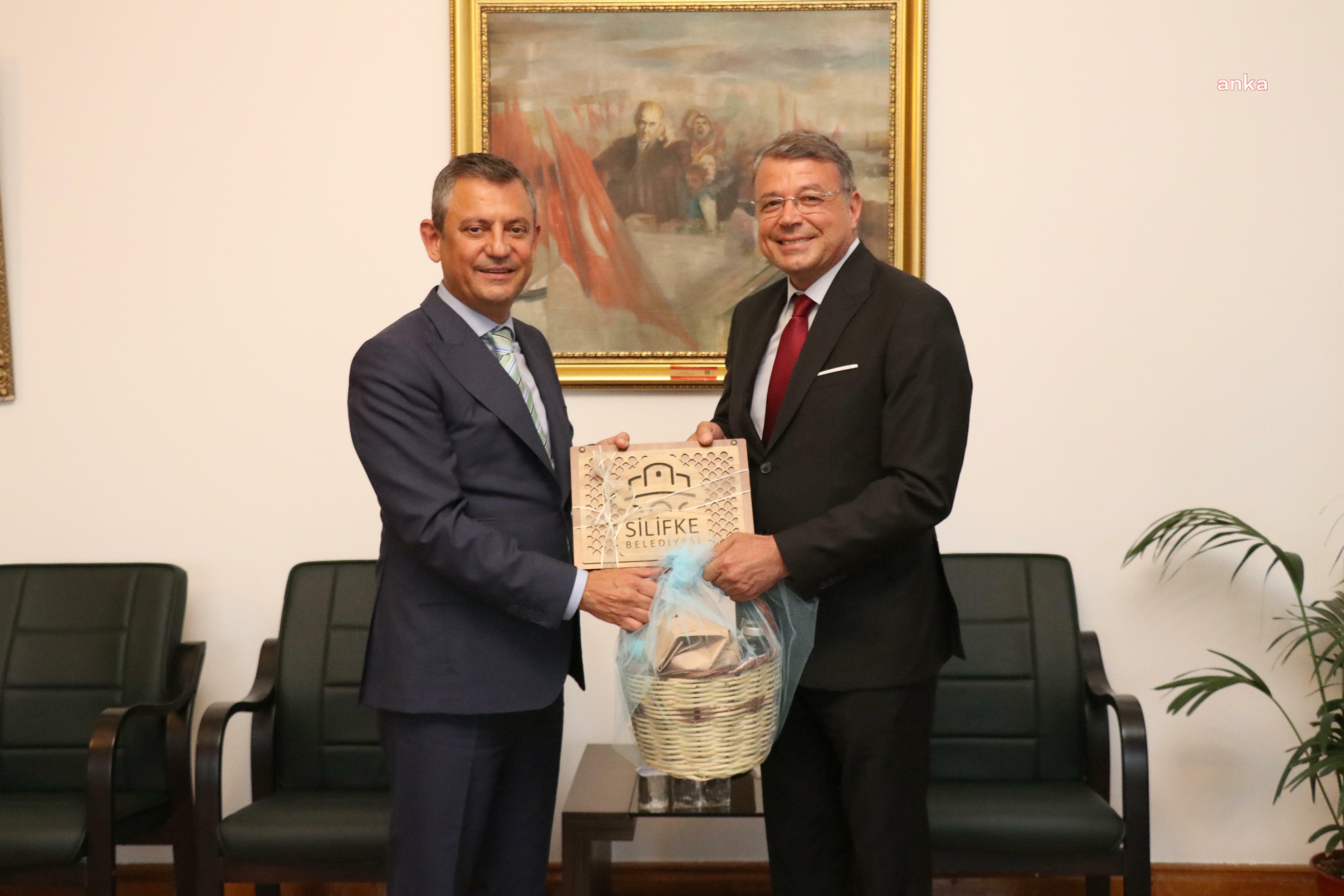 Silifke Belediye Başkanı Turgut, CHP Genel Başkanı Özel’i ziyaret etti