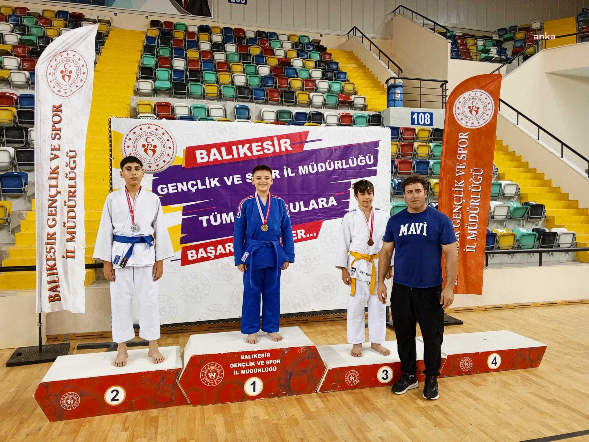 Osmangazili genç ve minik judocular madalyaları topladı