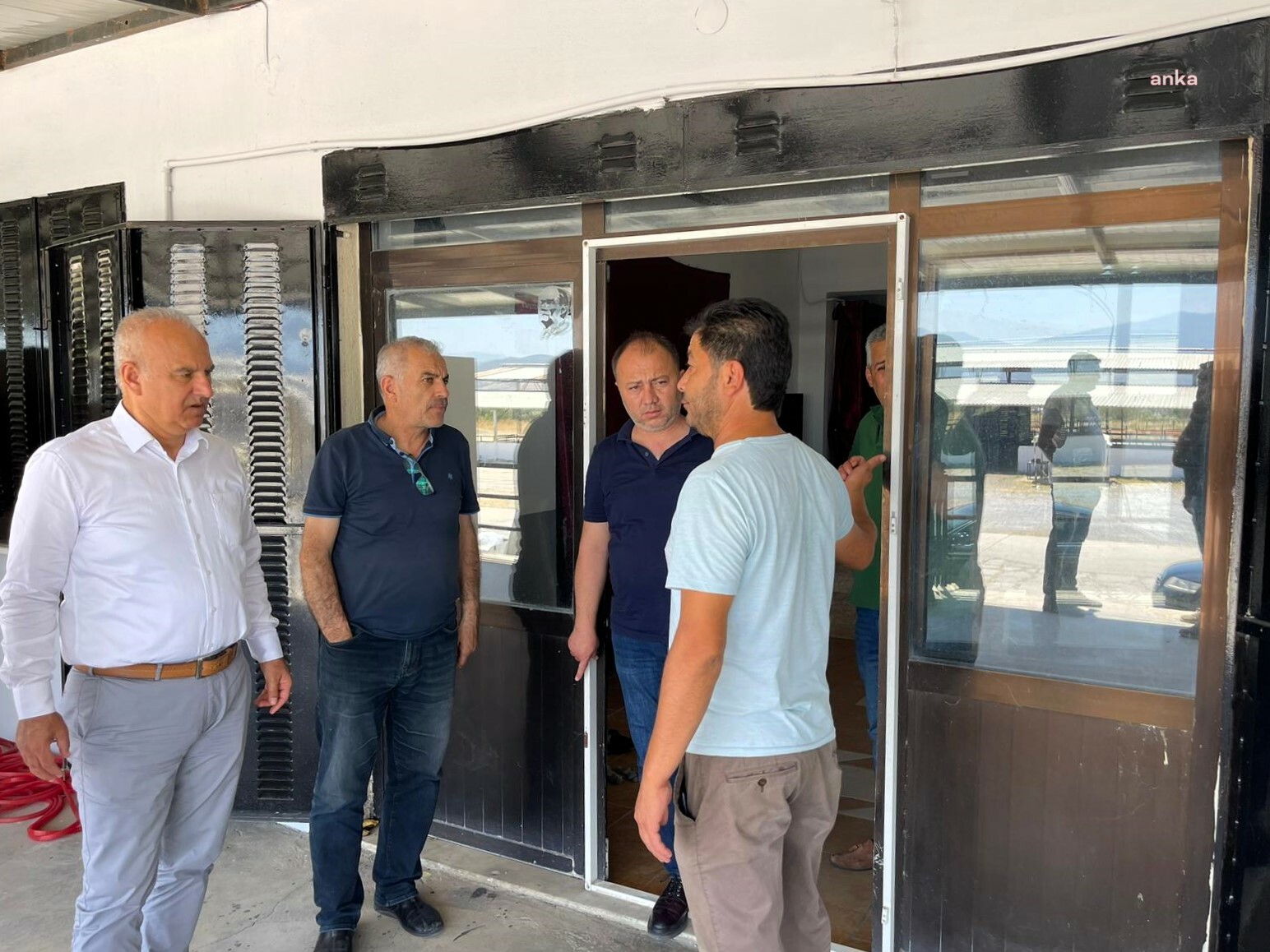 Çine Belediye Başkanı Mehmet Kıvrak, ilçede devam eden çalışmaları yerinde inceliyor