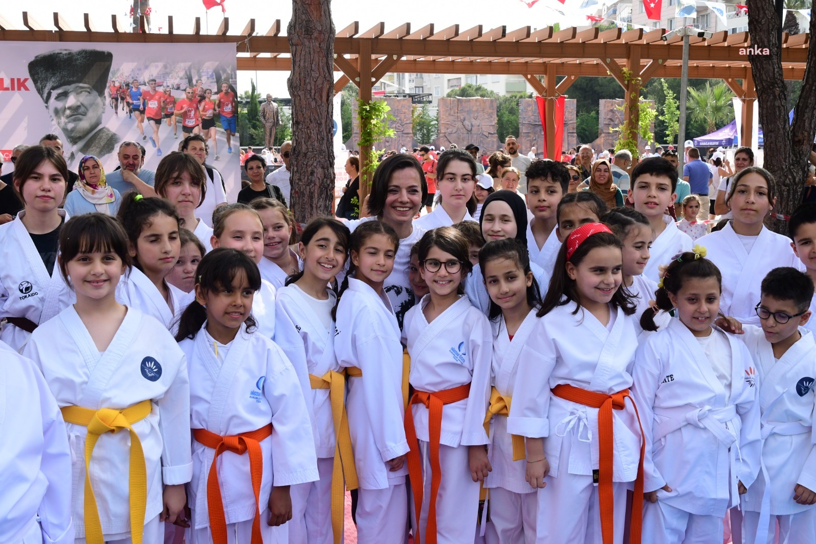 Karabağlar Belediyesi’nin yaz spor okulları başlıyor