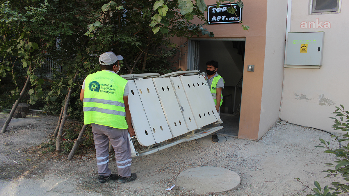 ANTALYA BÜYÜKŞEHİR'DEN 5 İLÇEDE 7 HASTAYA YATAK YARDIMI
