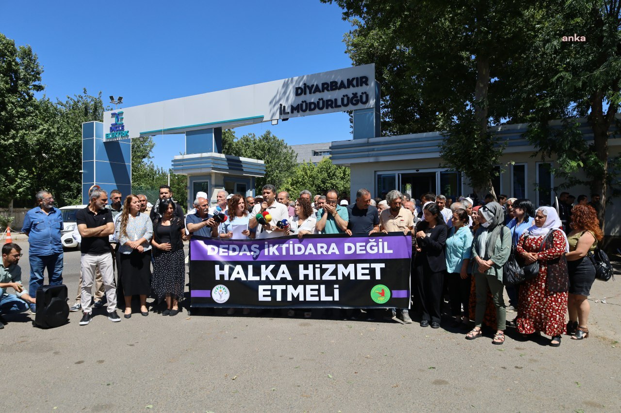 DEM Parti: “DEDAŞ yangında oluşan 700 milyon liralık hasardan birinci derecede sorumludur”
