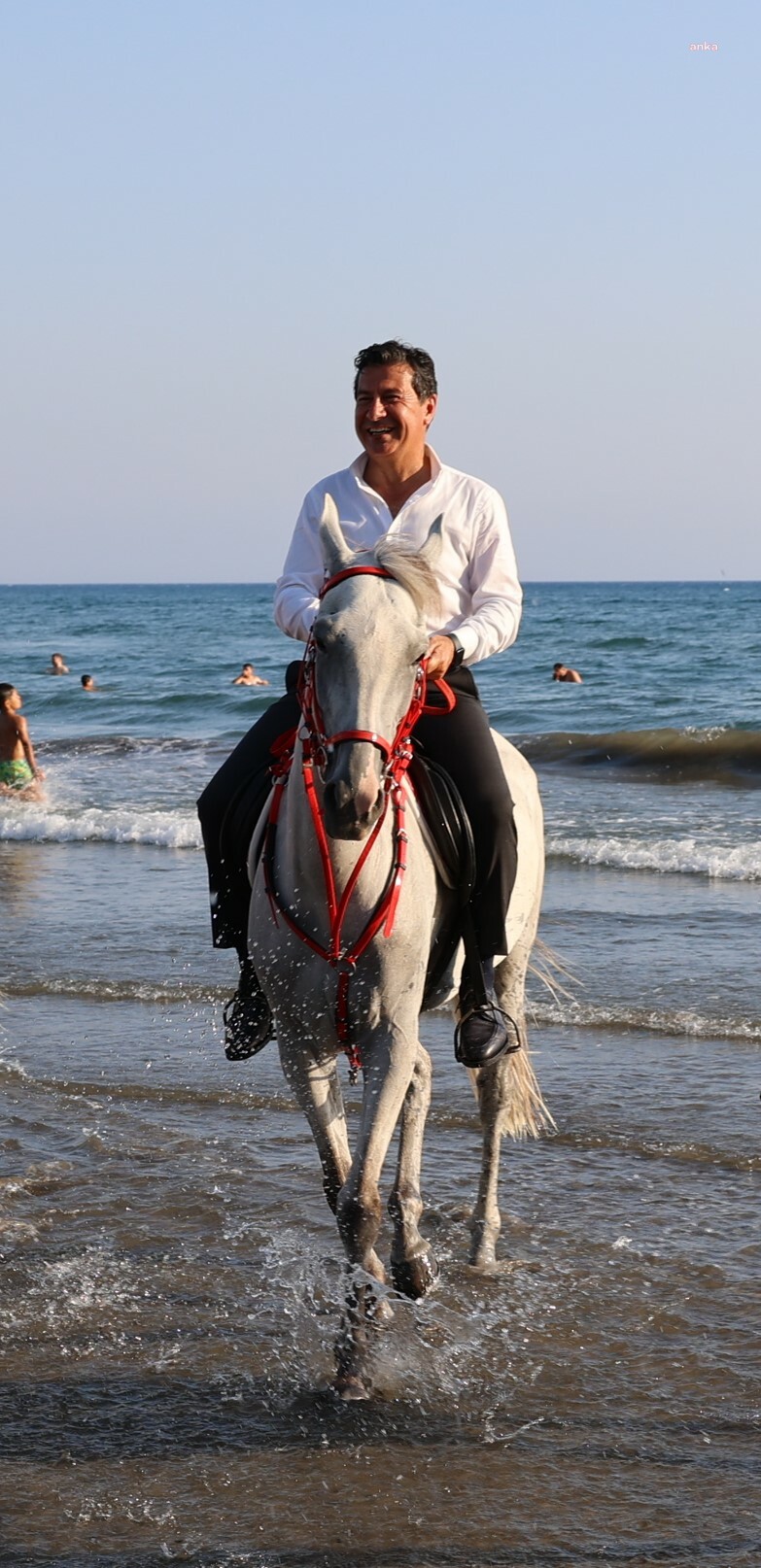 Muğla Büyükşehir Belediye Başkanı Aras, Patara Plajı'nda incelemelerde bulundu