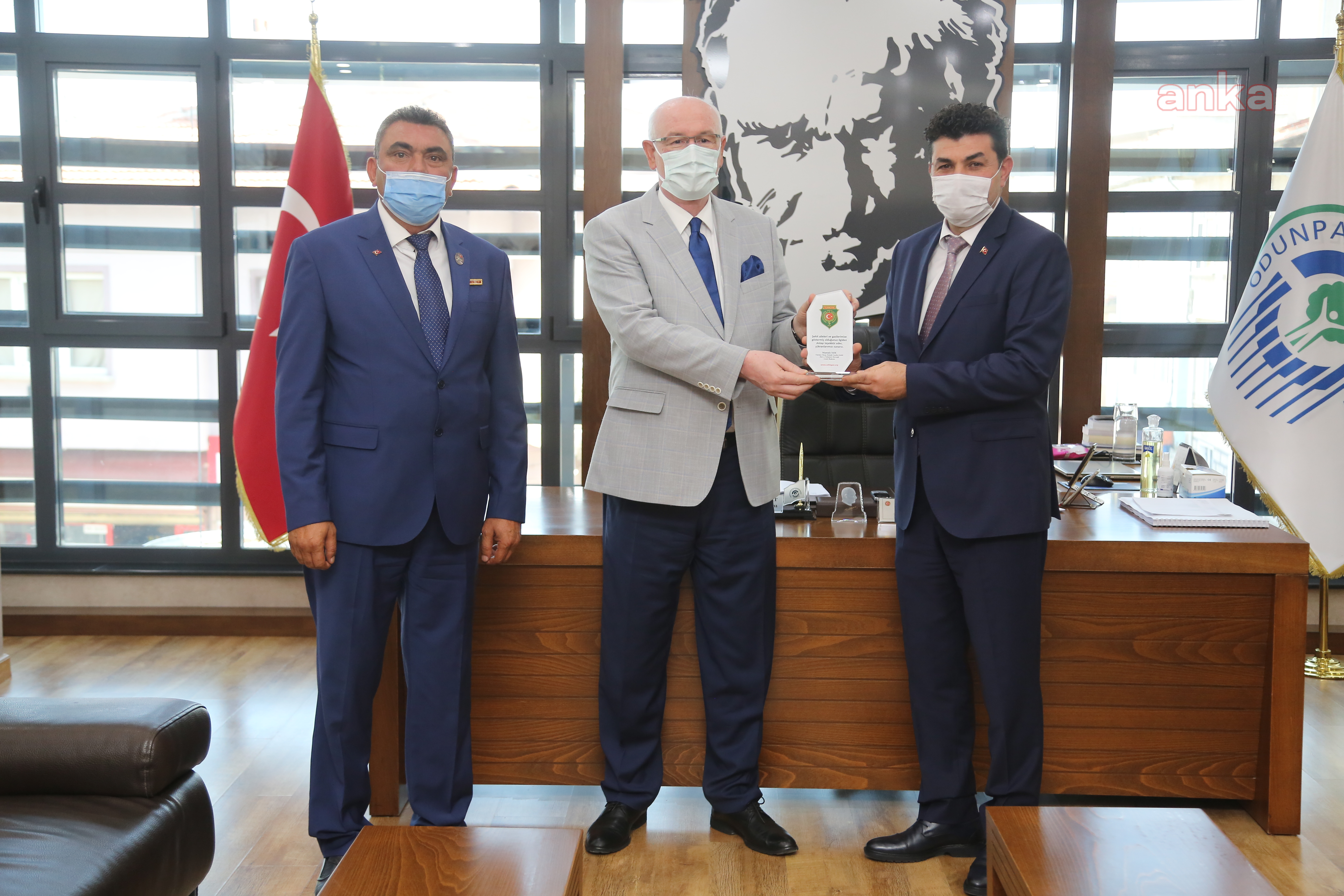 ŞEHİT AİLELERİ VE GAZİLERDEN, ODUNPAZARI BELEDİYE BAŞKANI KURT'A ZİYARET