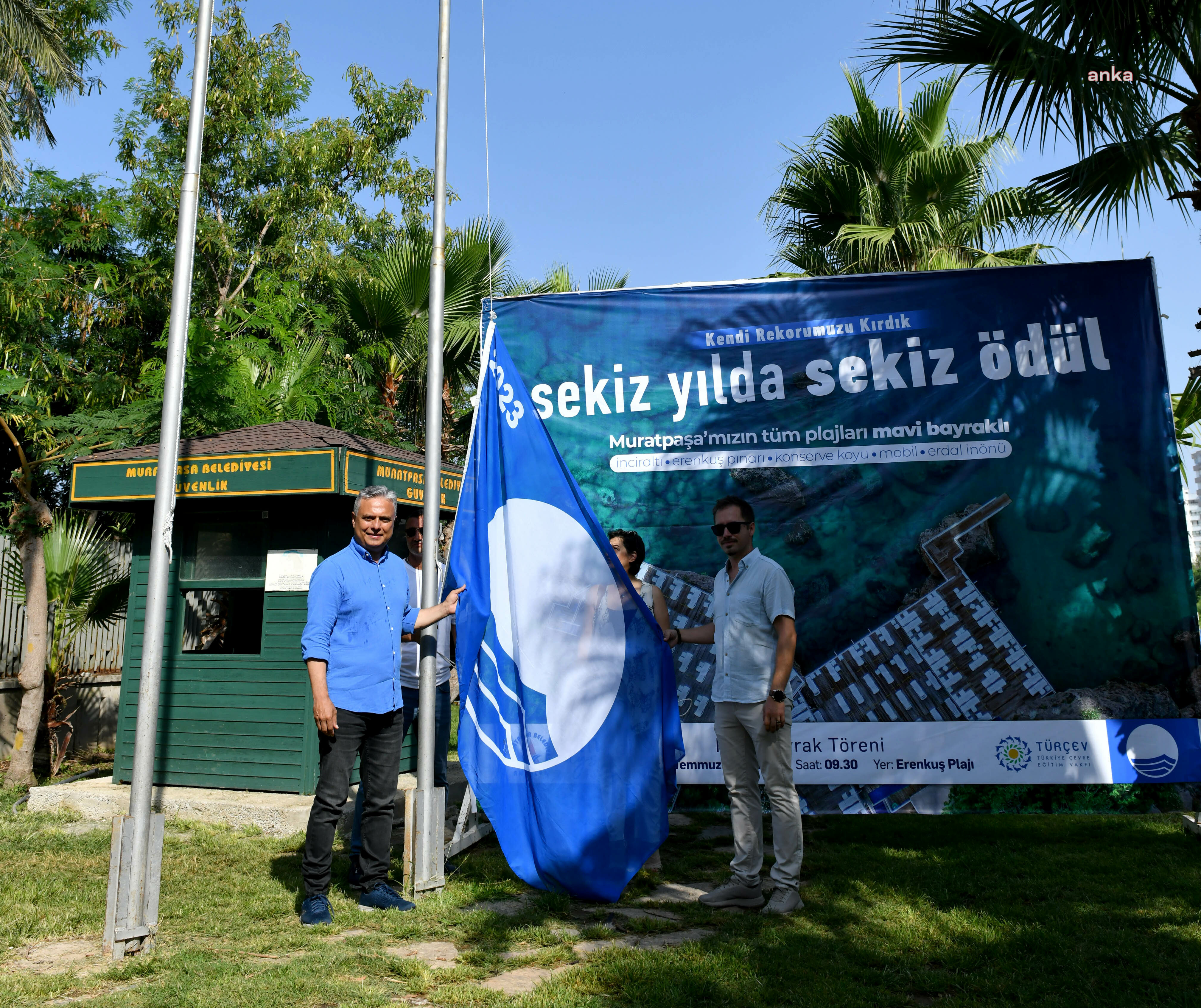 Muratpaşa Belediyesi’nin falez plajlarına, Kabotaj Bayramı’nda mavi bayrak