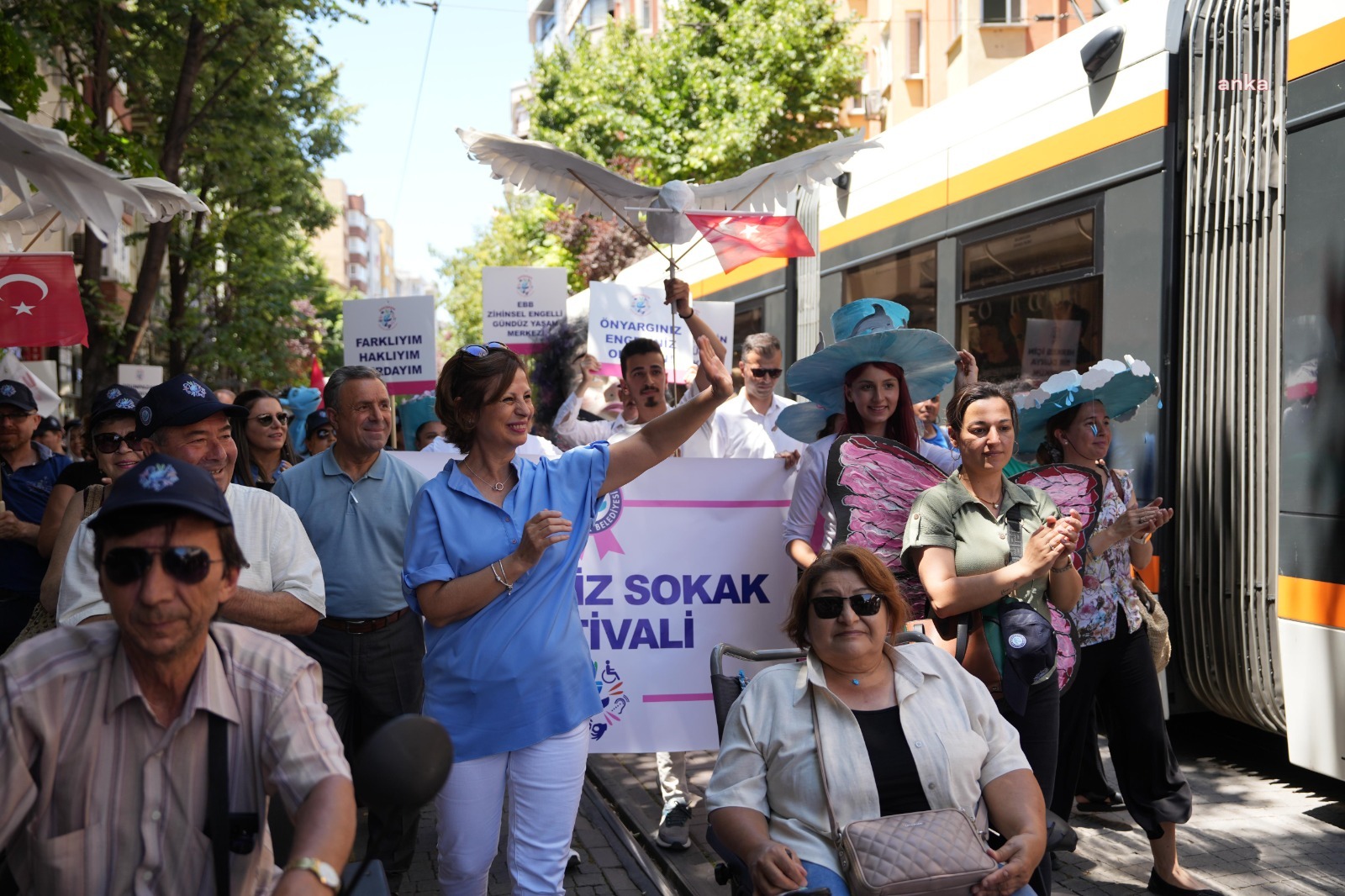 Eskişehir Büyükşehir Belediyesi'nin “Engelsiz Sokak Festivali”ne yoğun ilgi