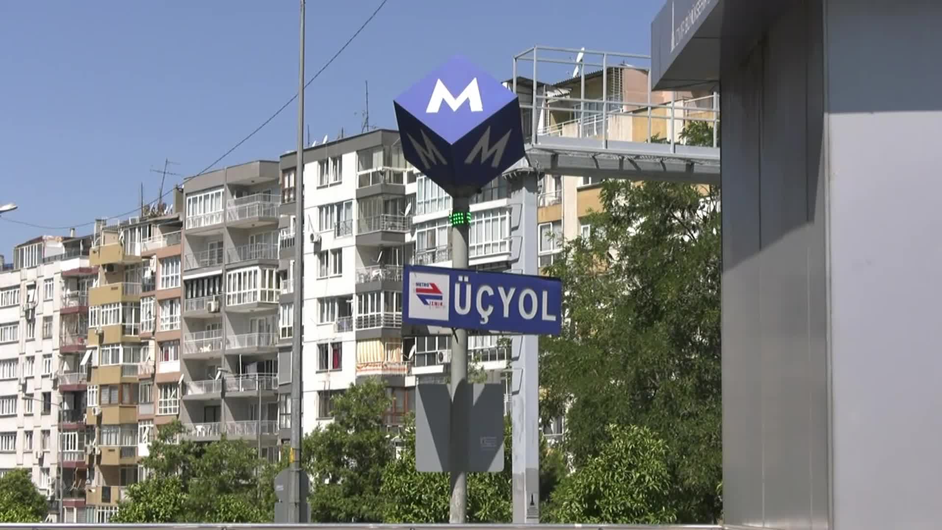 İzmir Metro'da yürüyen merdiven çöktü... İzmir Büyükşehir Belediyesi, hukuki inceleme başlatıldığını duyurdu