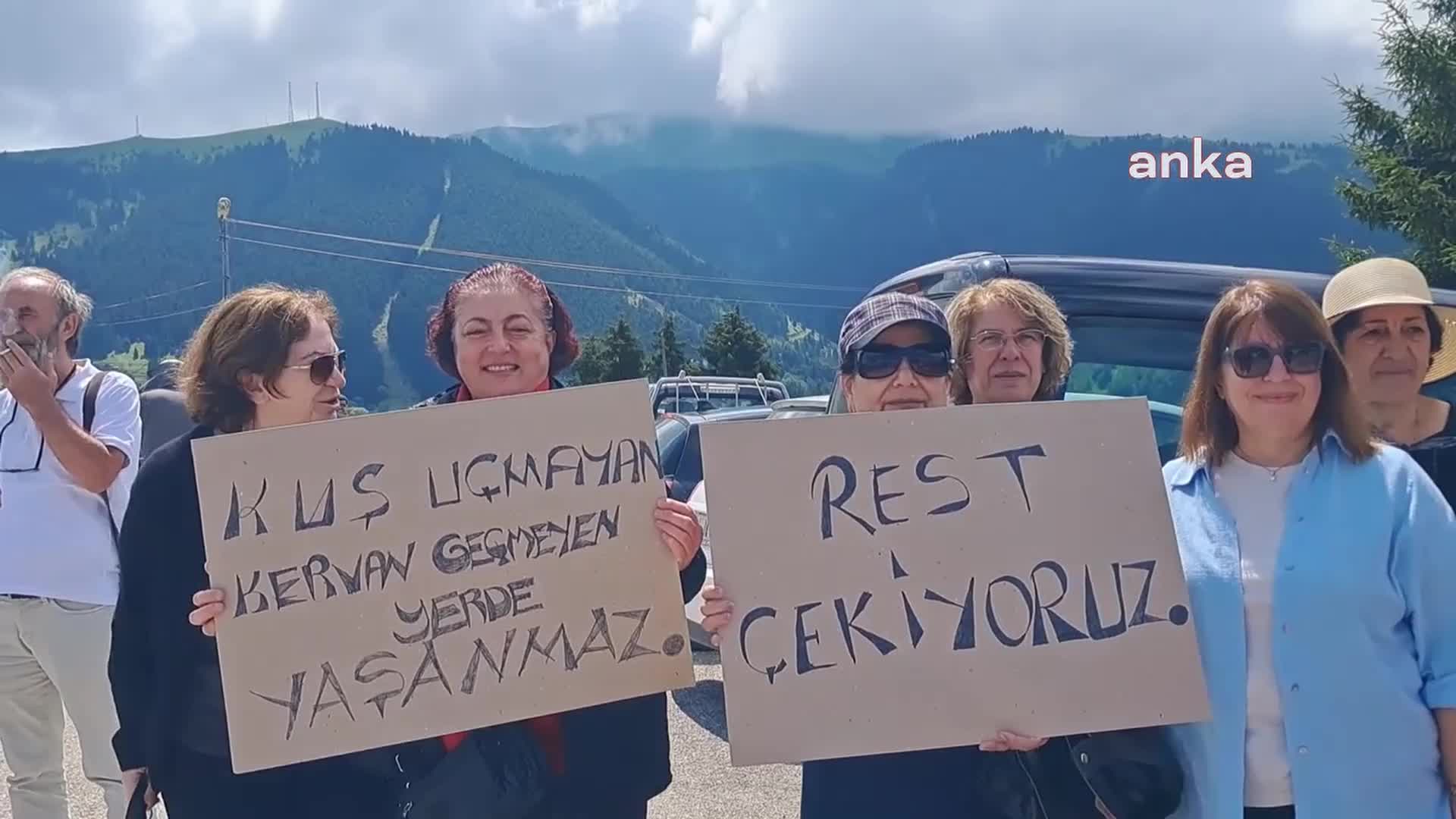Artvin Şavşatlılar, köylerine yapılması planlanan RES projesini protesto etti