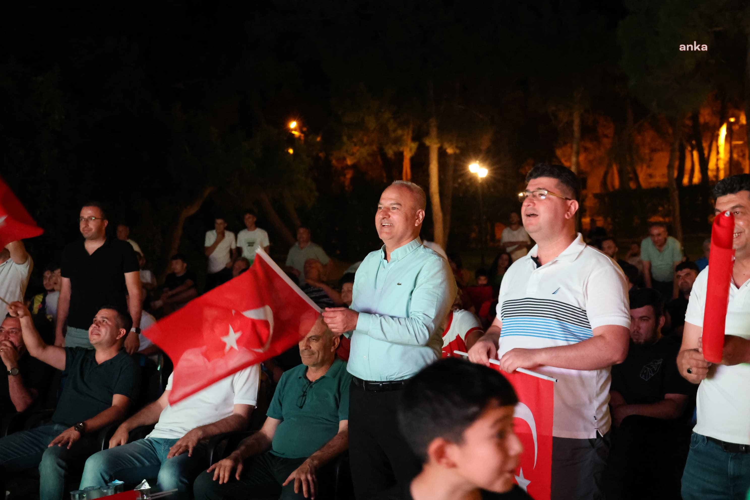 Çine halkı, milli takıma Kuvayı Milliye Parkı’ndan destek verdi