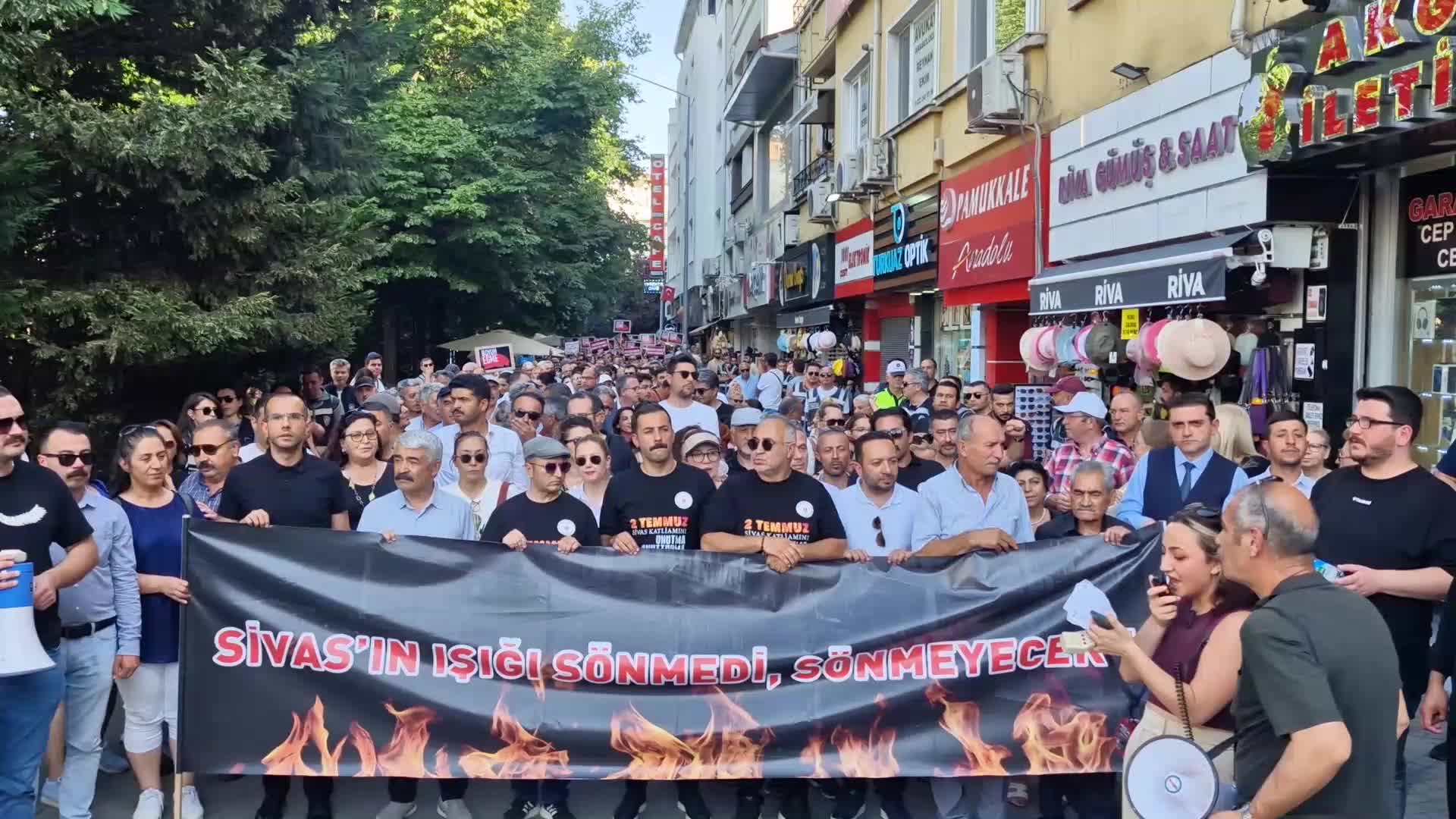 Eskişehir’de Madımak'ta hayatını kaybedenler anıldı:  Toplumsal hafızamız bu katliamı cezasız bırakanları unutmadı