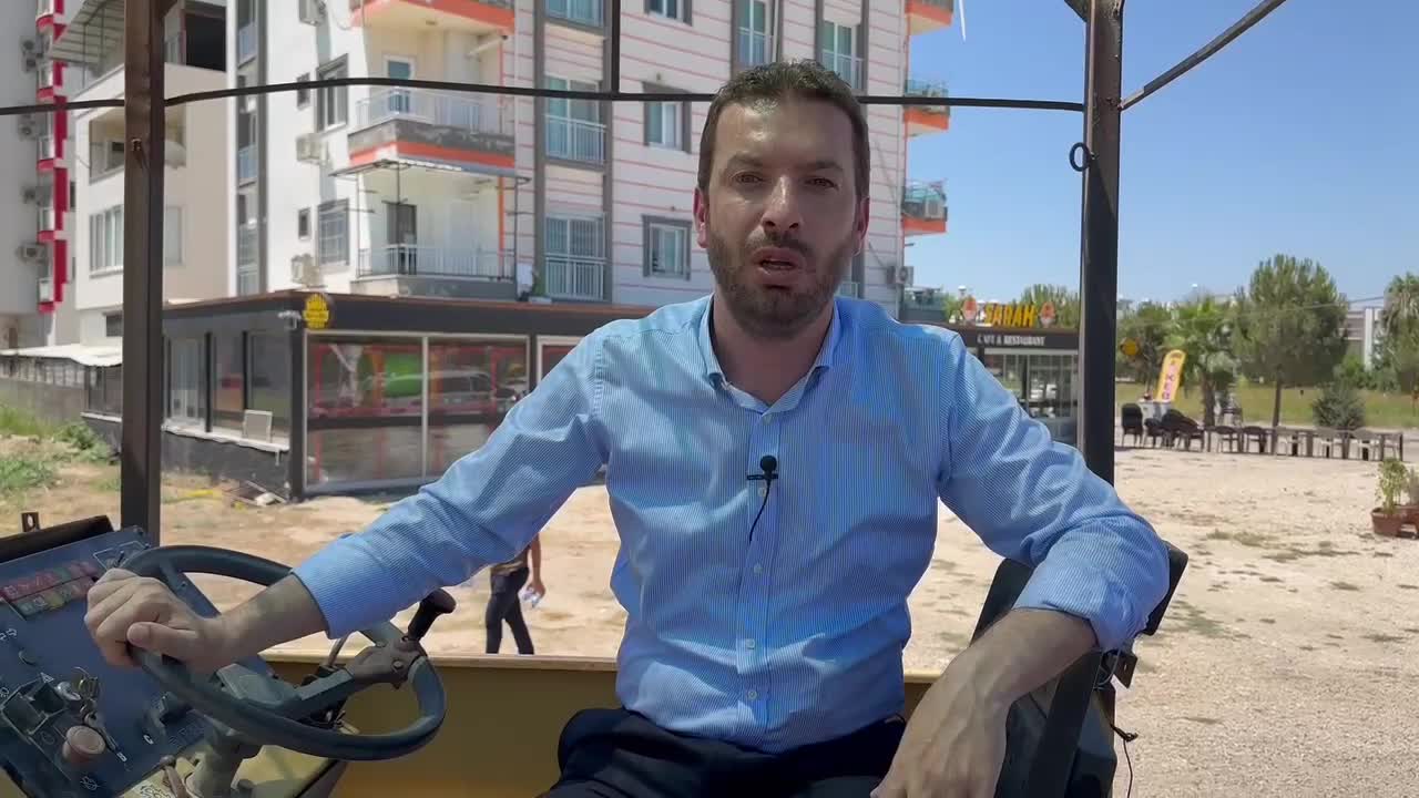 Ceyhan Belediye Başkanı Aydar, Namık Kemal Mahallesi’nde asfalt çalışmalarına katıldı