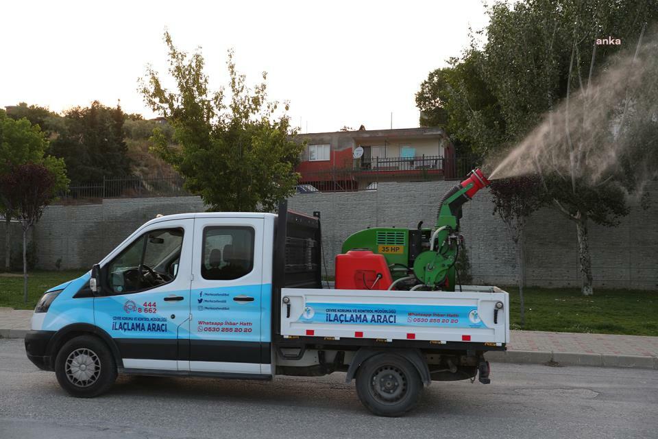 Merkezefendi Belediyesi, ilaçlama çalışmalarını sürdürüyor